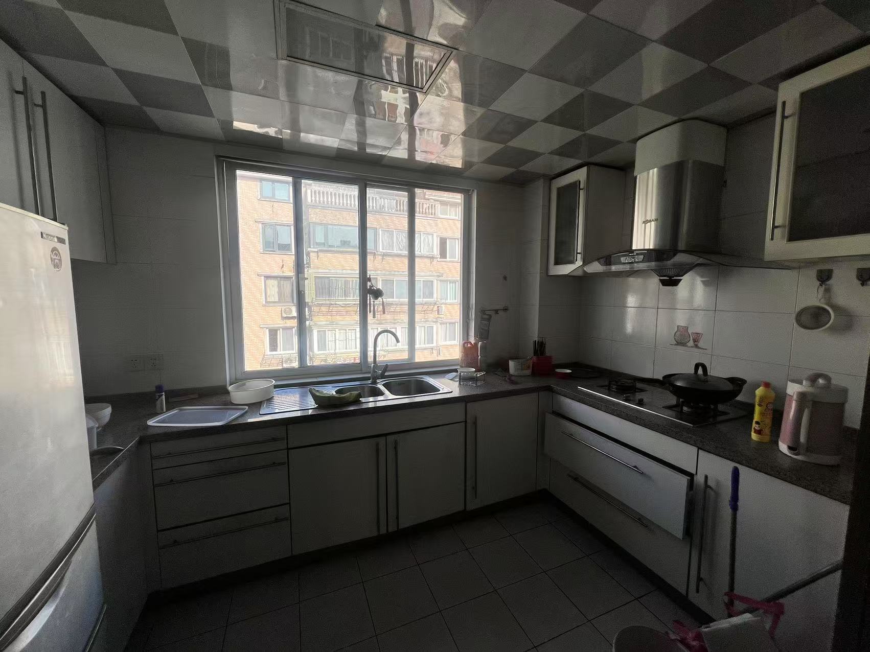 启秀南苑 5室2厅1卫 243.33m&sup2;