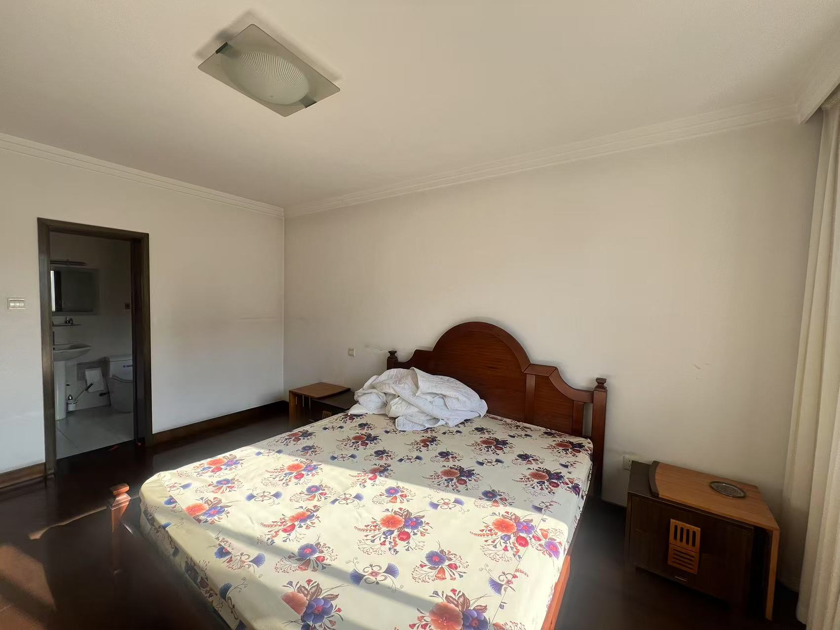 启秀南苑 5室2厅1卫 243.33m&sup2;