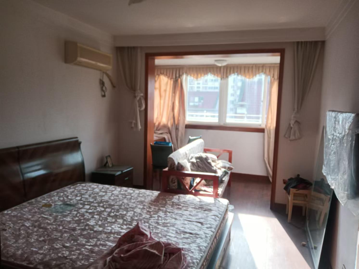 朝晖花园 3室2厅1卫 148.00m&sup2;