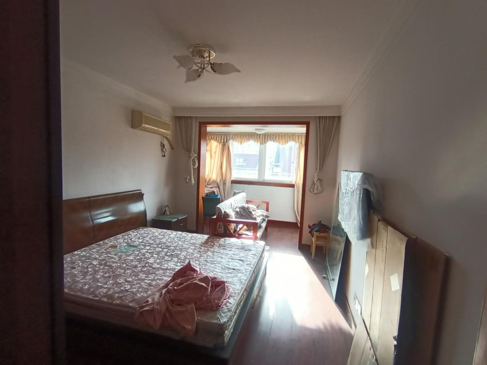 朝晖花园 3室2厅1卫 148.00m&sup2;