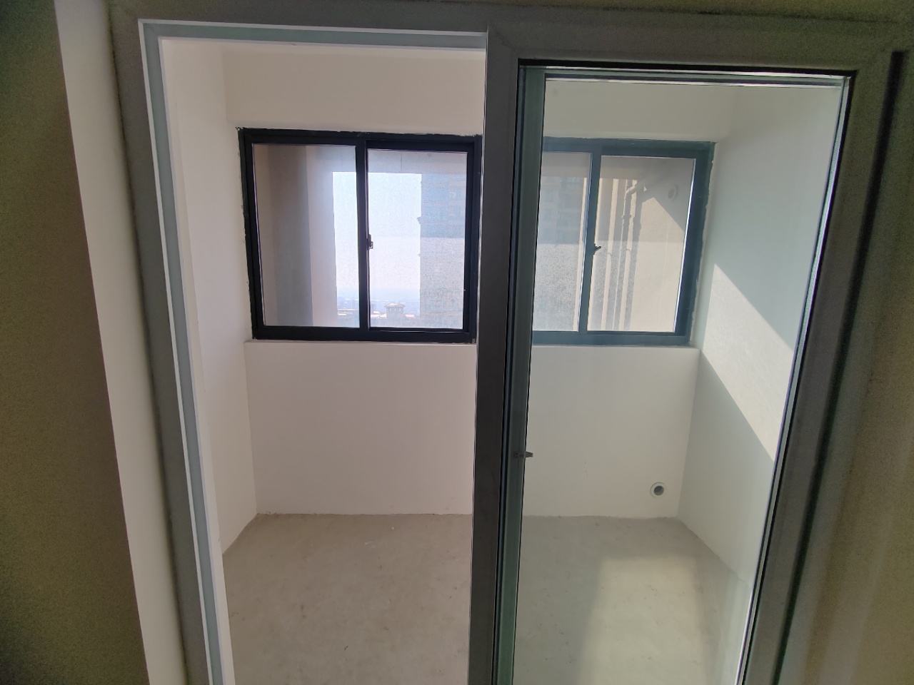 中港翡翠城 3室2厅2卫 107.43m²