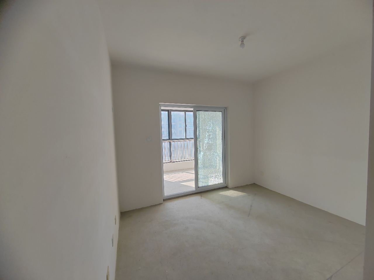 中港翡翠城 3室2厅2卫 107.43m²