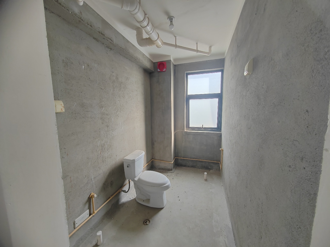 中港翡翠城 3室2厅2卫 107.43m²