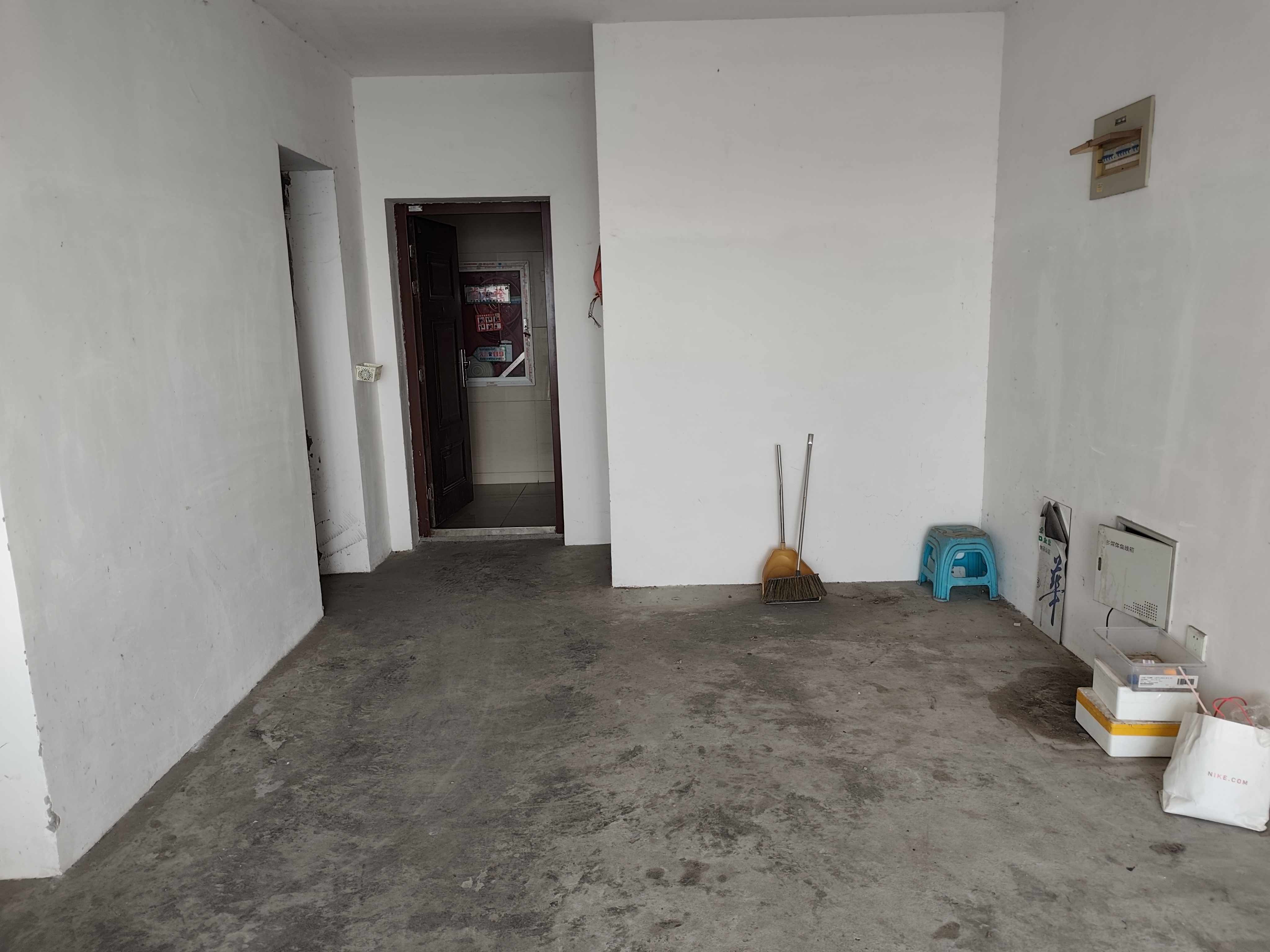中港翡翠城 2室2厅1卫 89m²