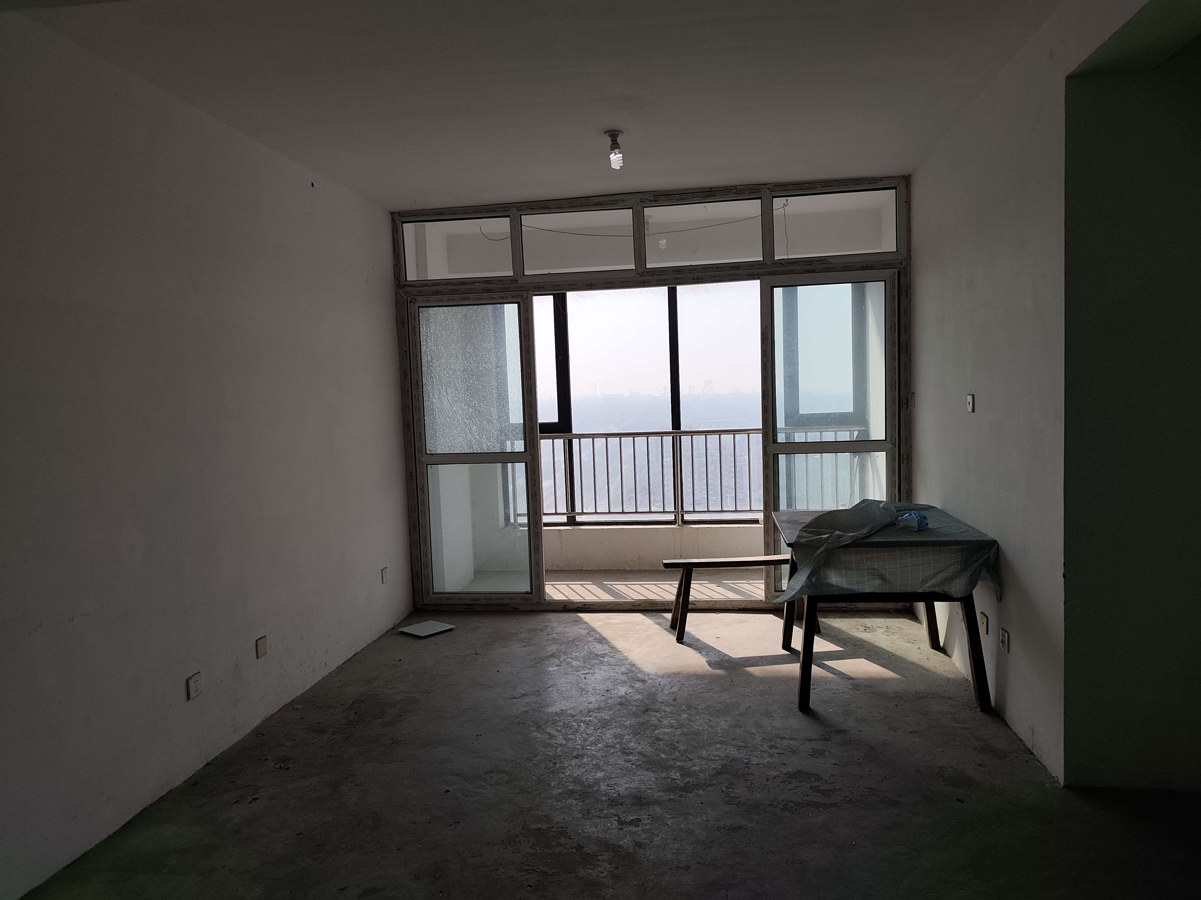 中港翡翠城 2室2厅1卫 89m&sup2;