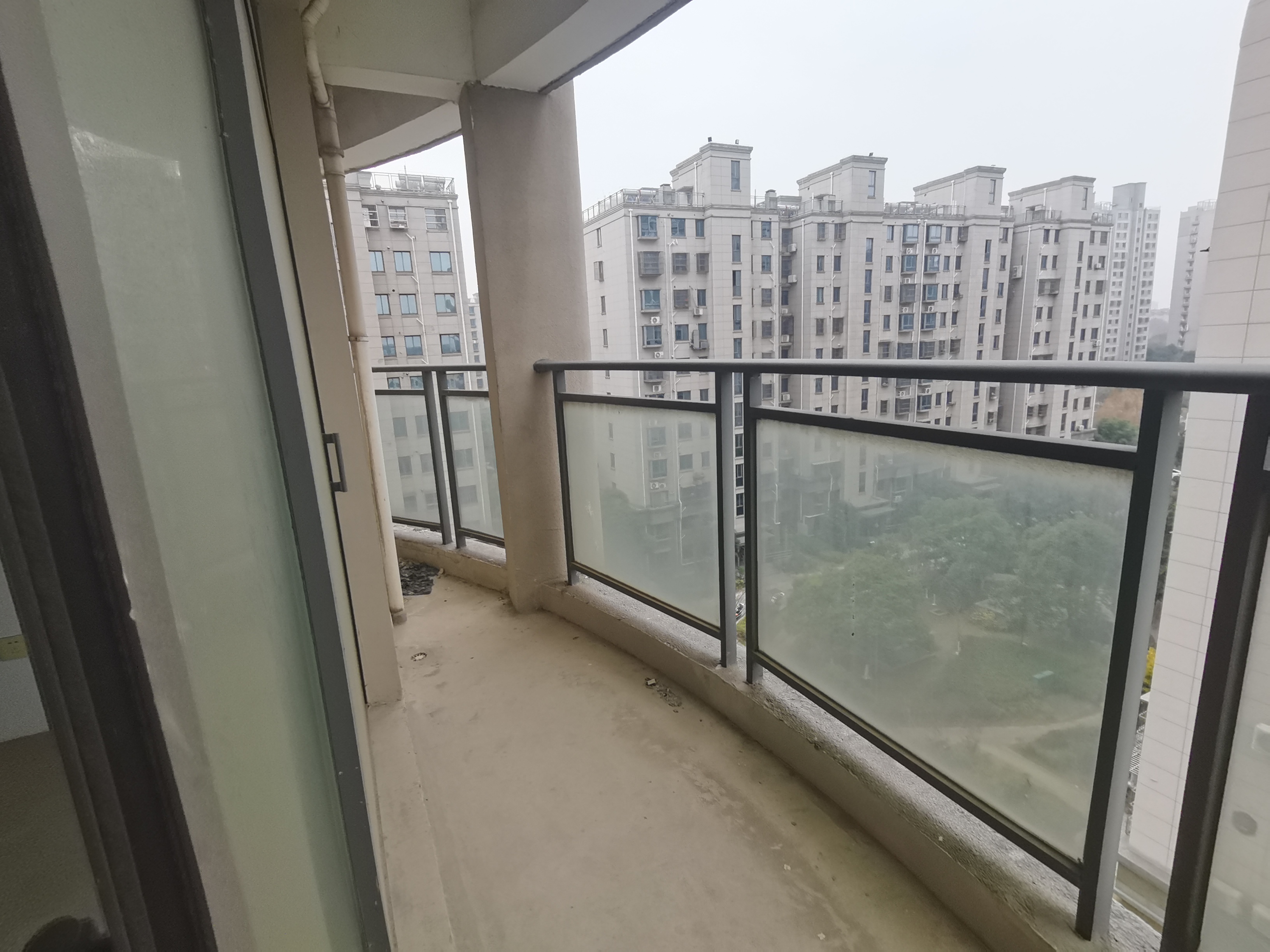 翠湖景苑 3室2厅1卫 107m&sup2;