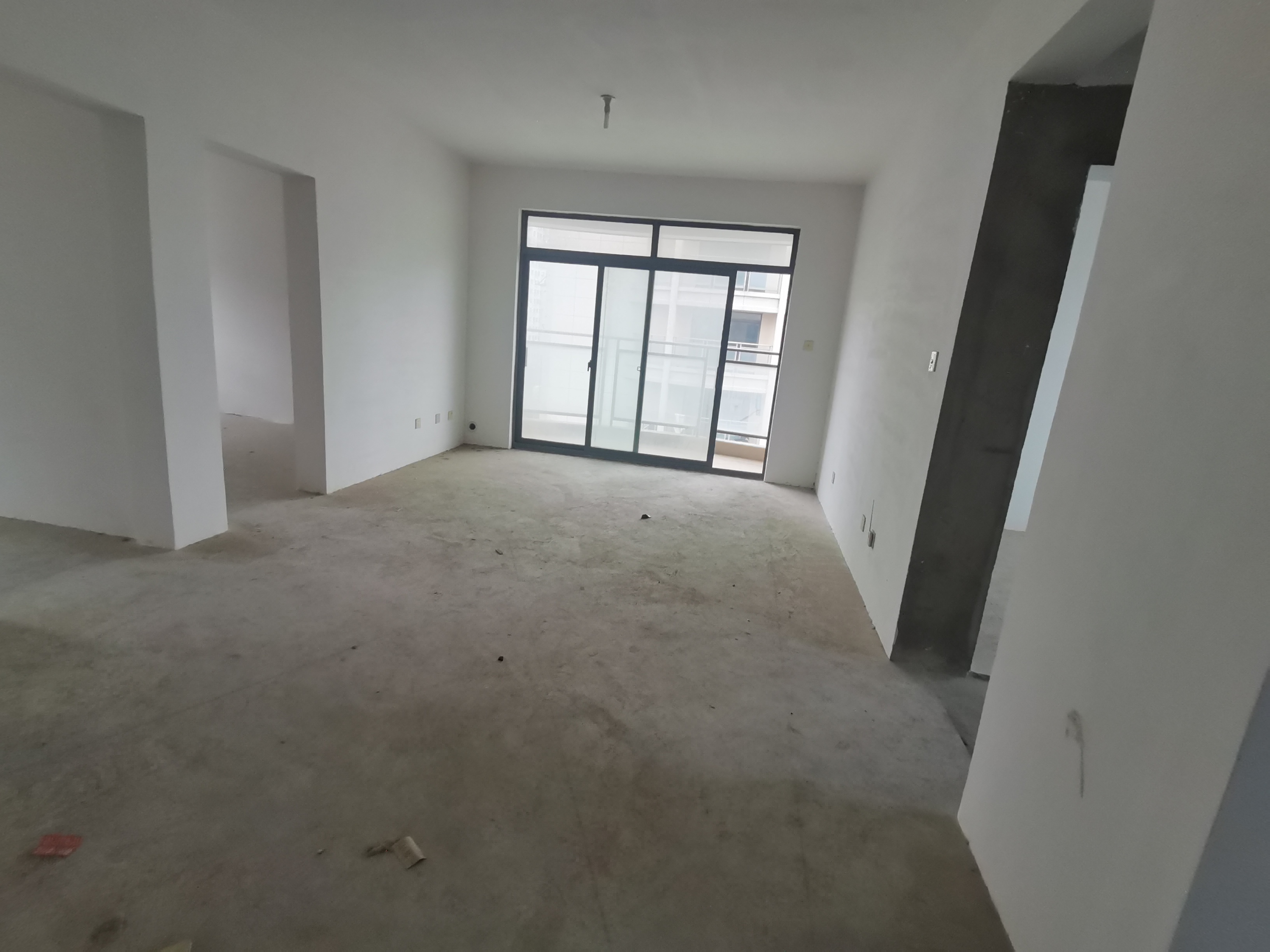 翠湖景苑 3室2厅1卫 107m²