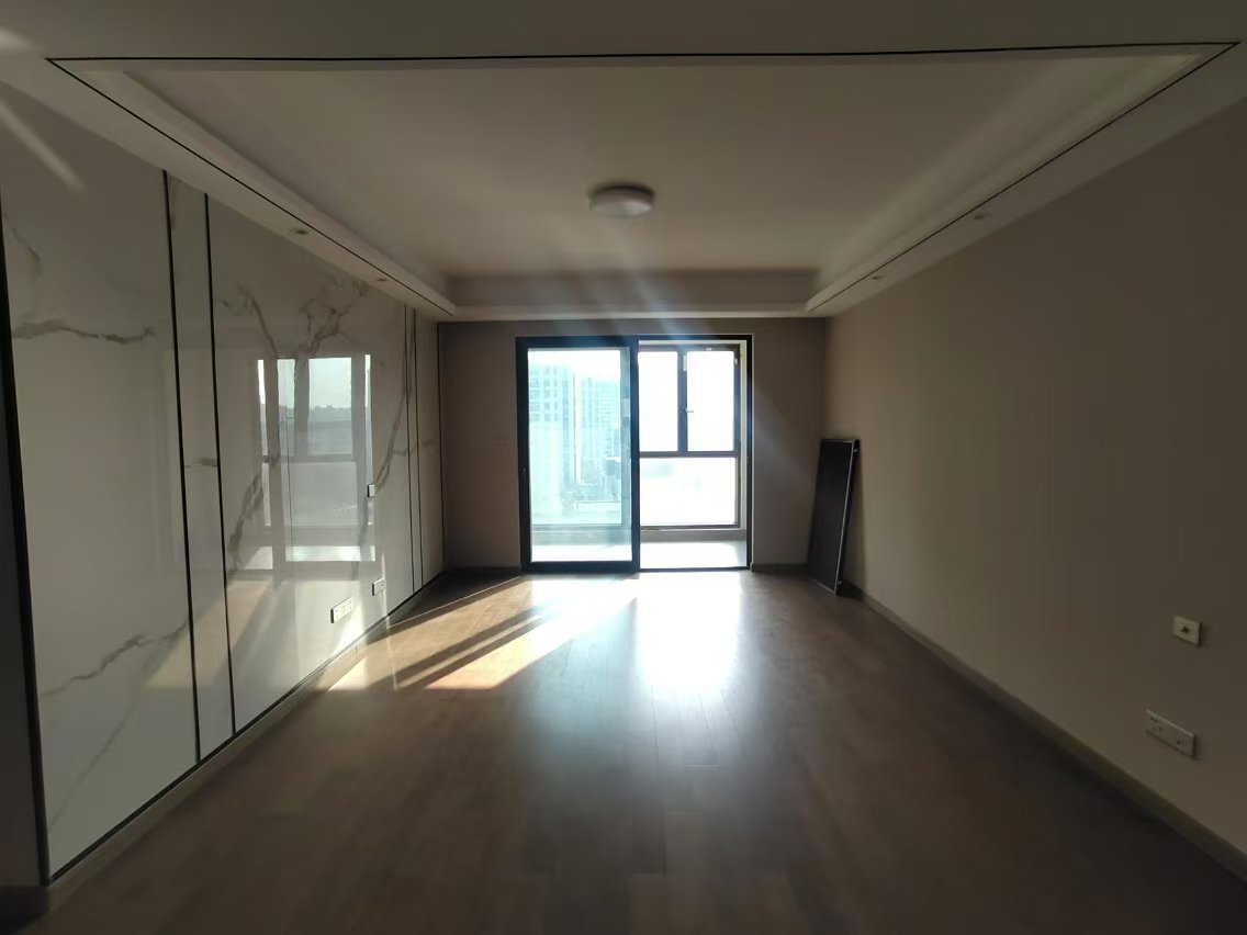 中海翠湖溪岸 3室2厅2卫 122.56m²