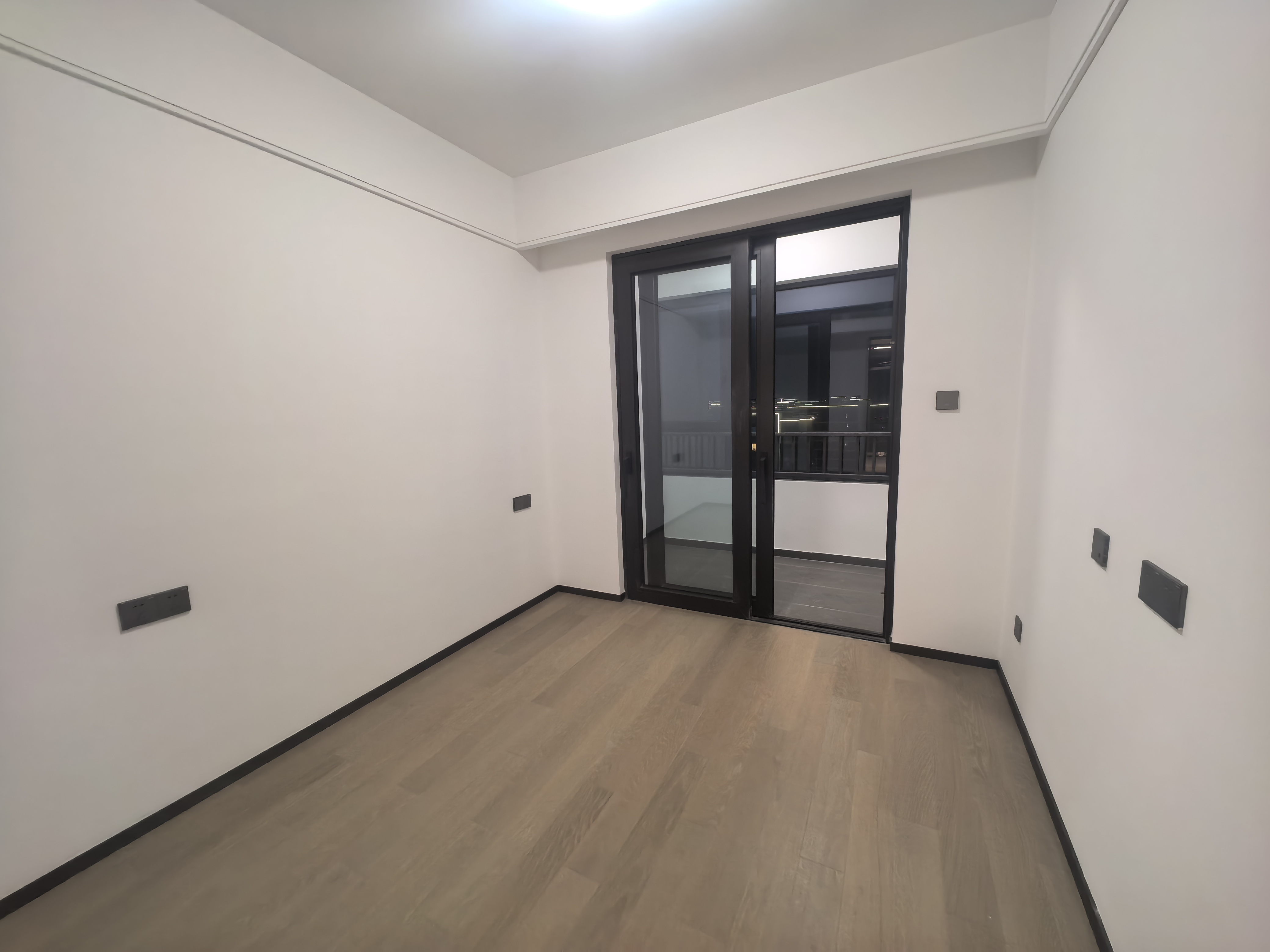 滨江道静园 3室2厅2卫 117m²