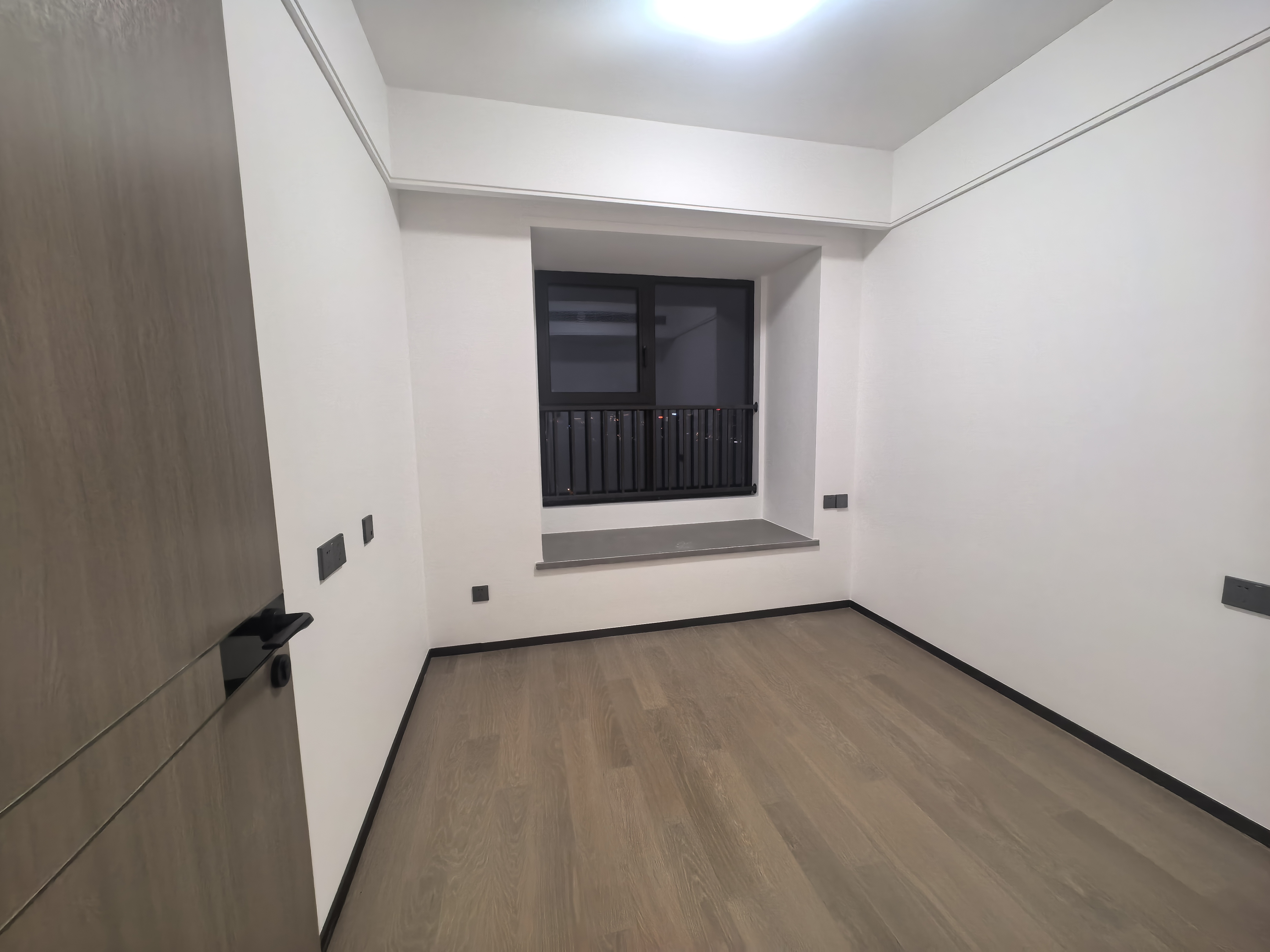 滨江道静园 3室2厅2卫 117m²
