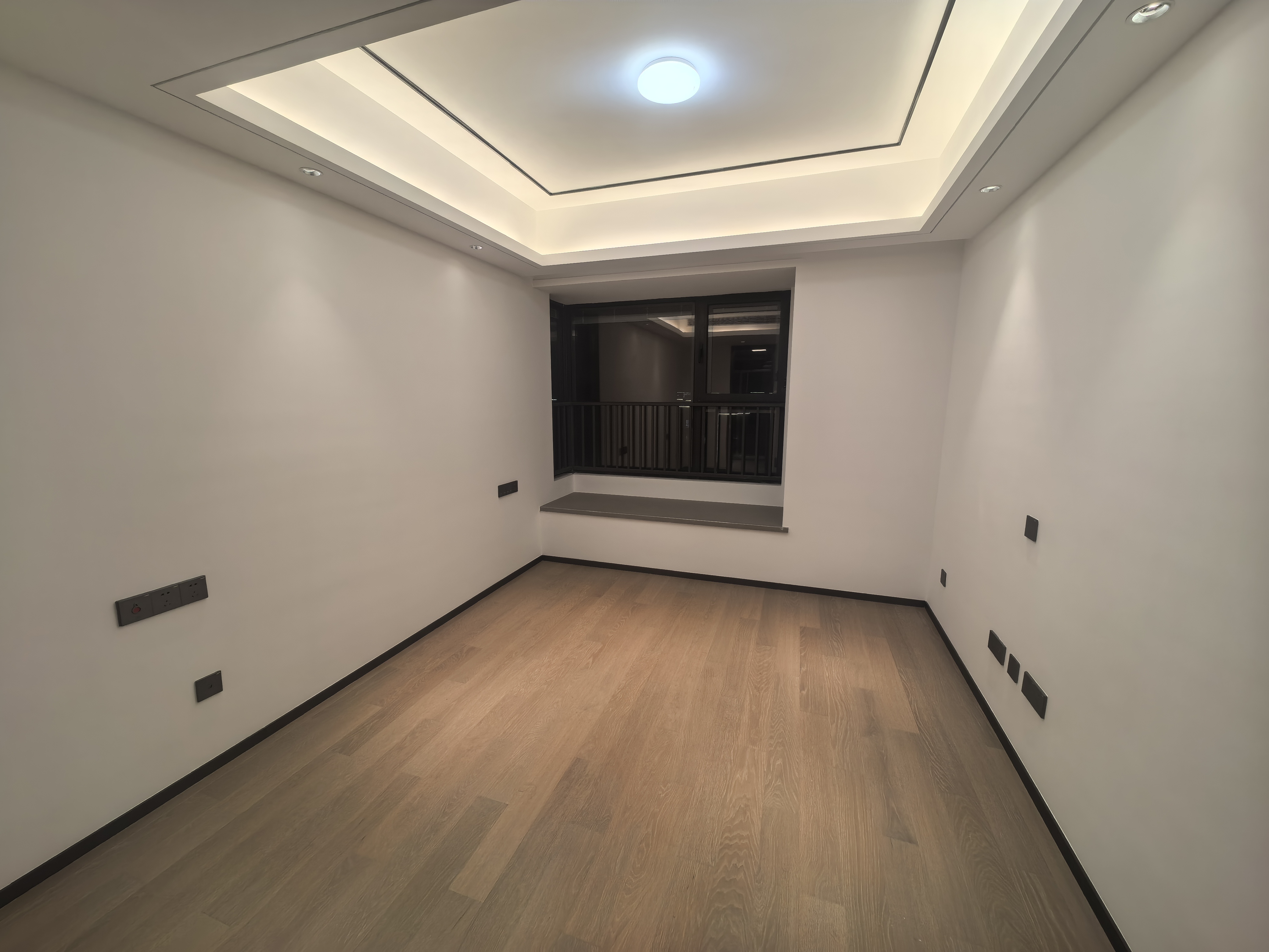 滨江道静园 3室2厅2卫 117m²