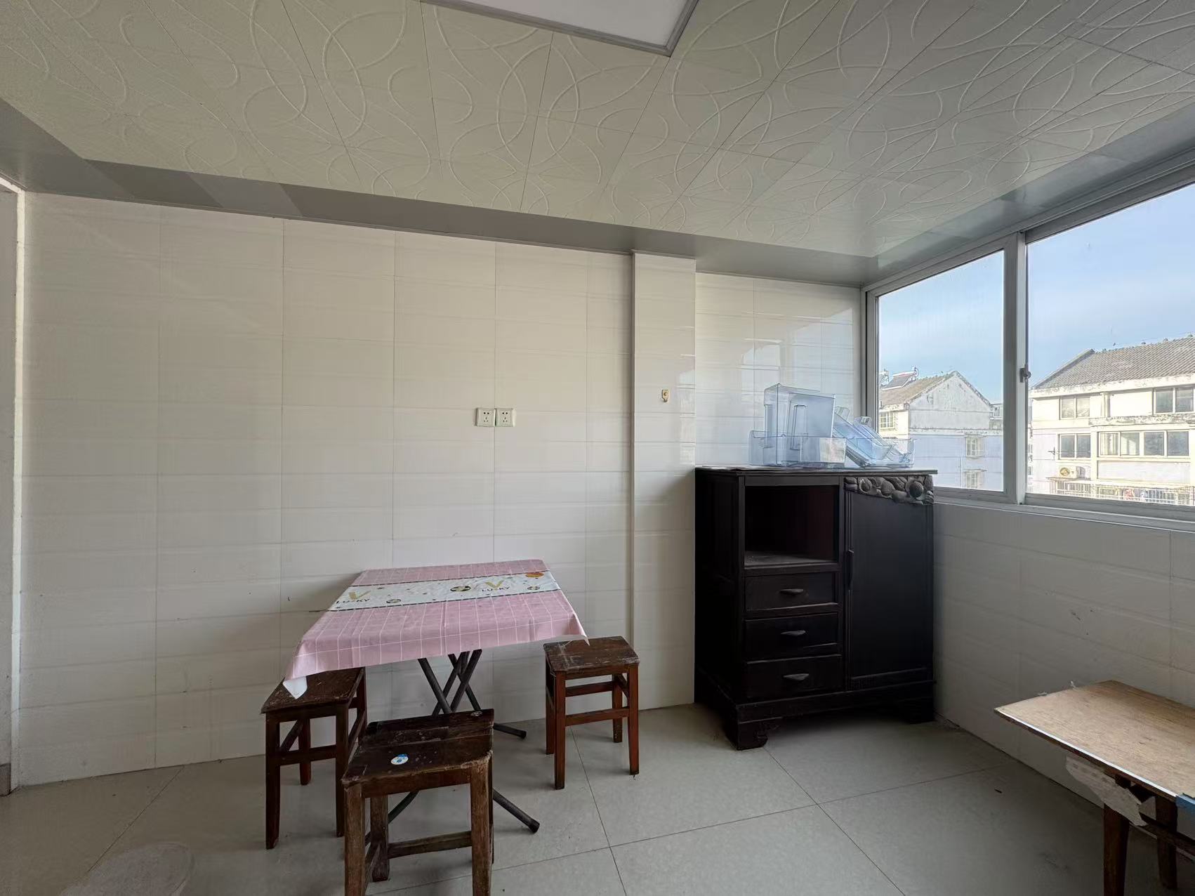 永兴花苑 3室1厅3卫 70.00m&sup2;
