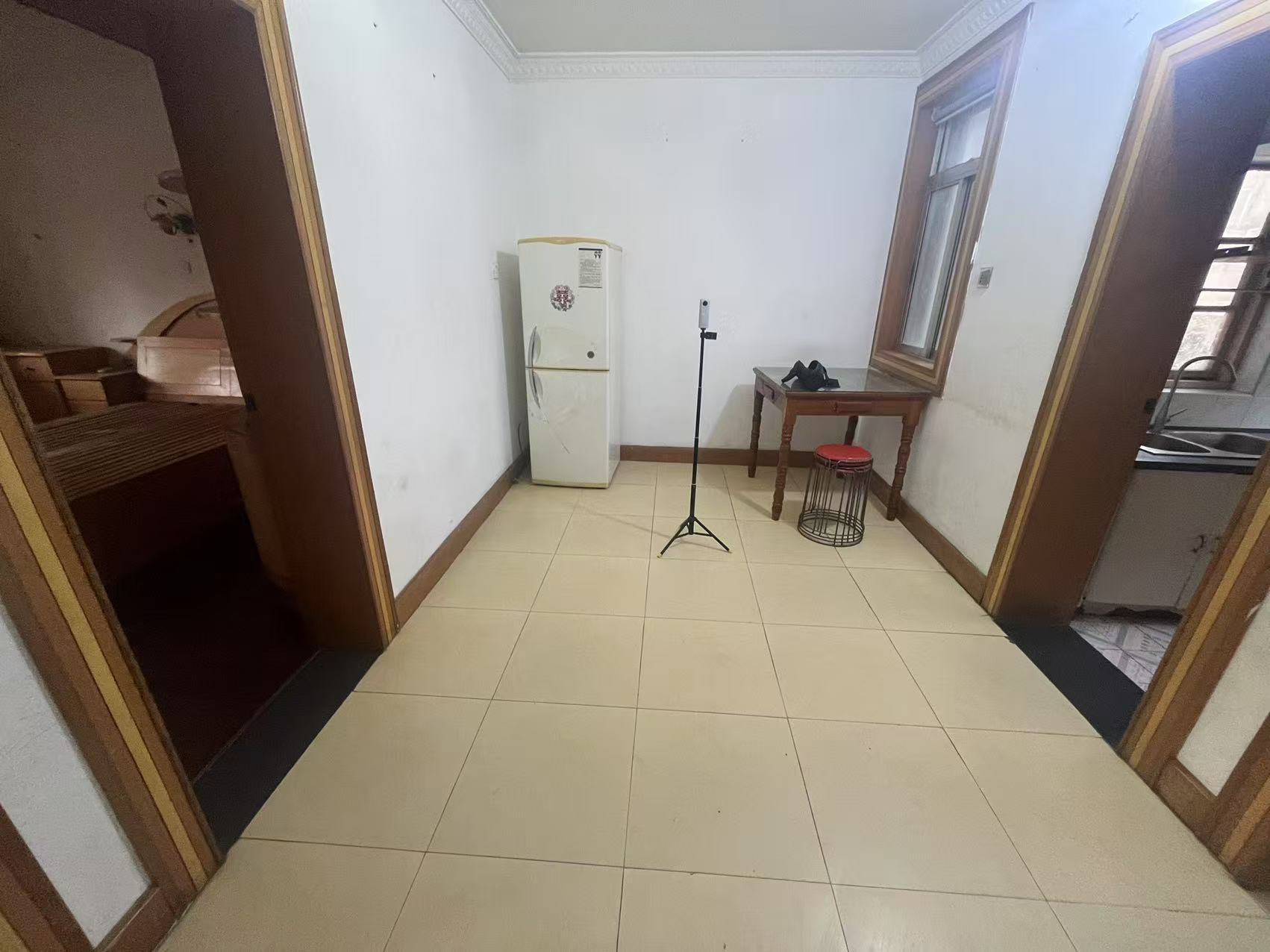 虹桥东村 2室1厅1卫 67m²