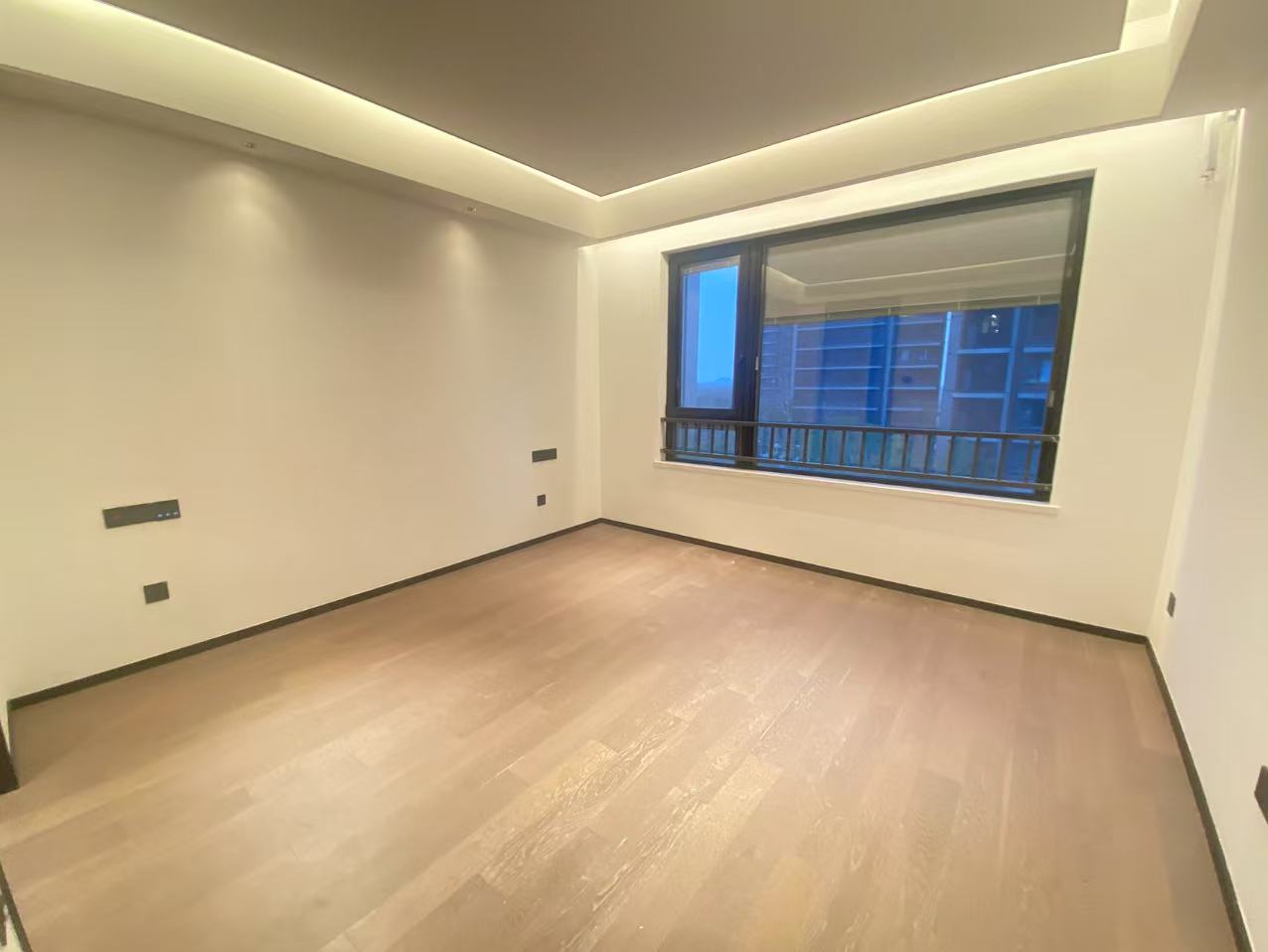 滨江玺 3室2厅3卫 191.00m&sup2;