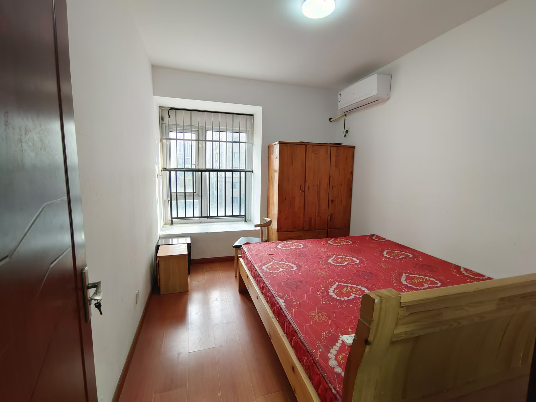 中海碧林湾 3室2厅1卫 97m&sup2;