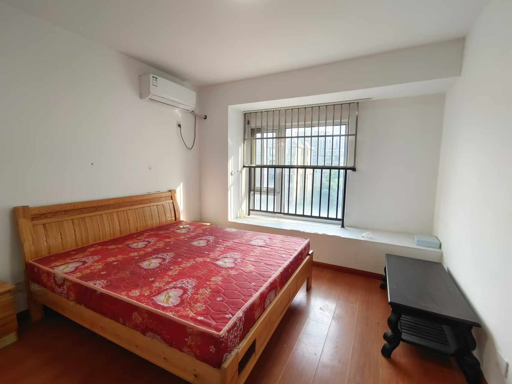 中海碧林湾 3室2厅1卫 97m&sup2;