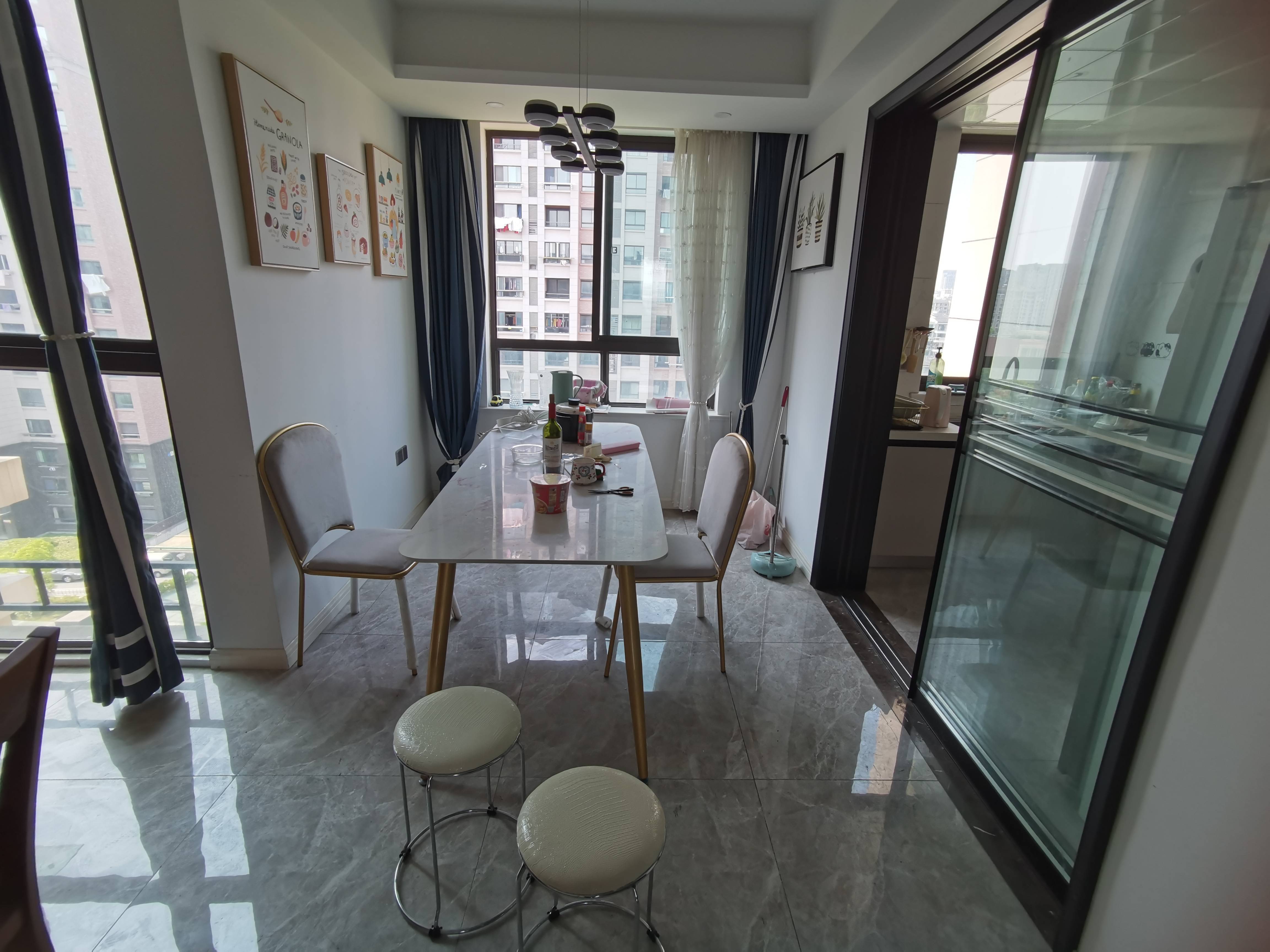 书香华府小区 3室2厅2卫 129.3m&sup2;
