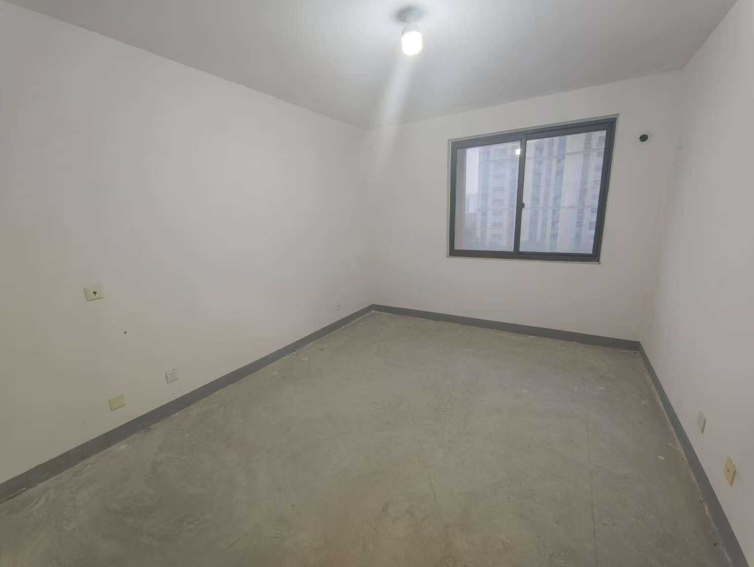 世伦佳苑 2室2厅1卫 95.56m&sup2;