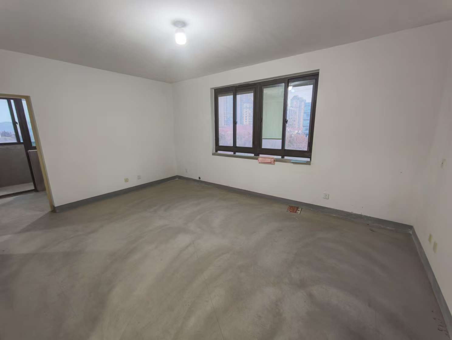 世伦佳苑 2室2厅1卫 95.56m&sup2;