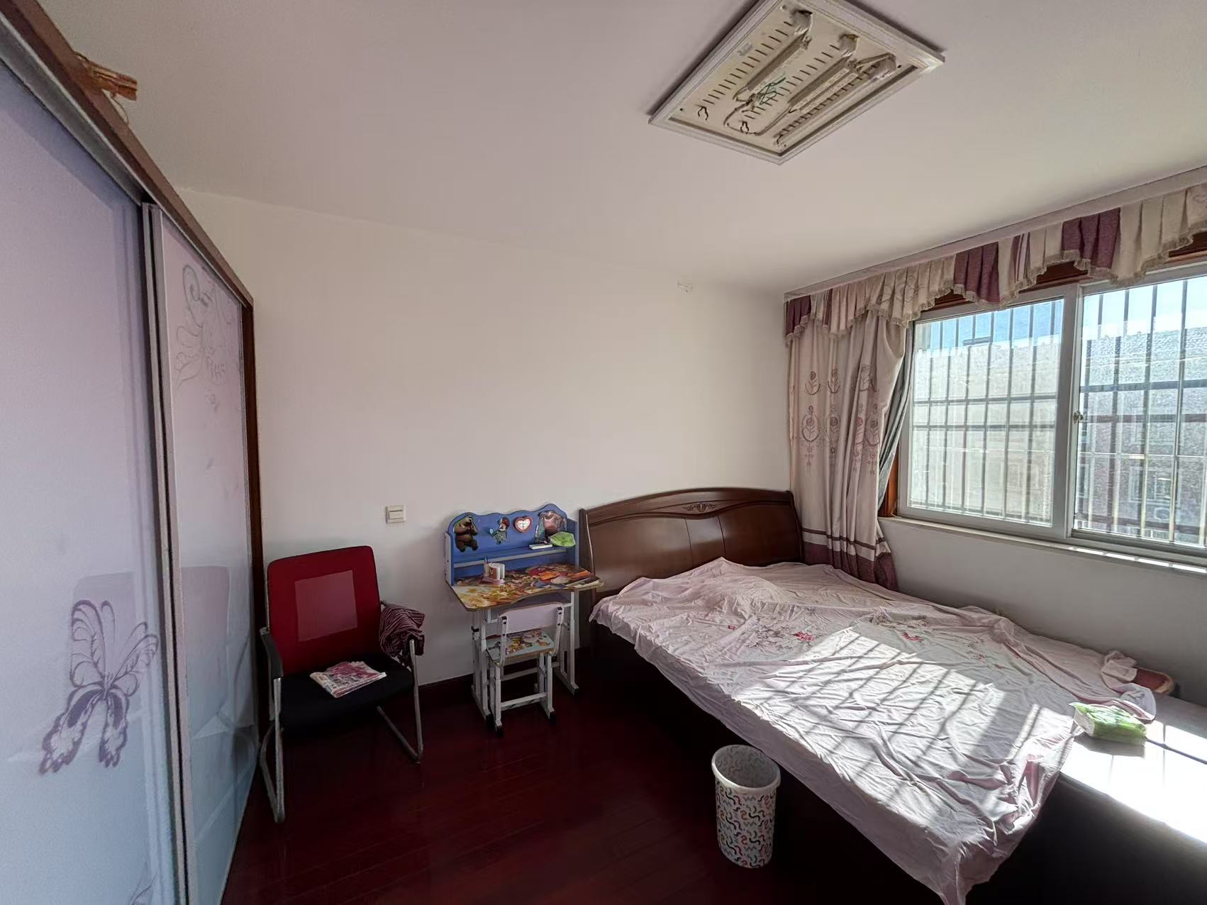 城港花苑东区 4室2厅2卫 172m&sup2;