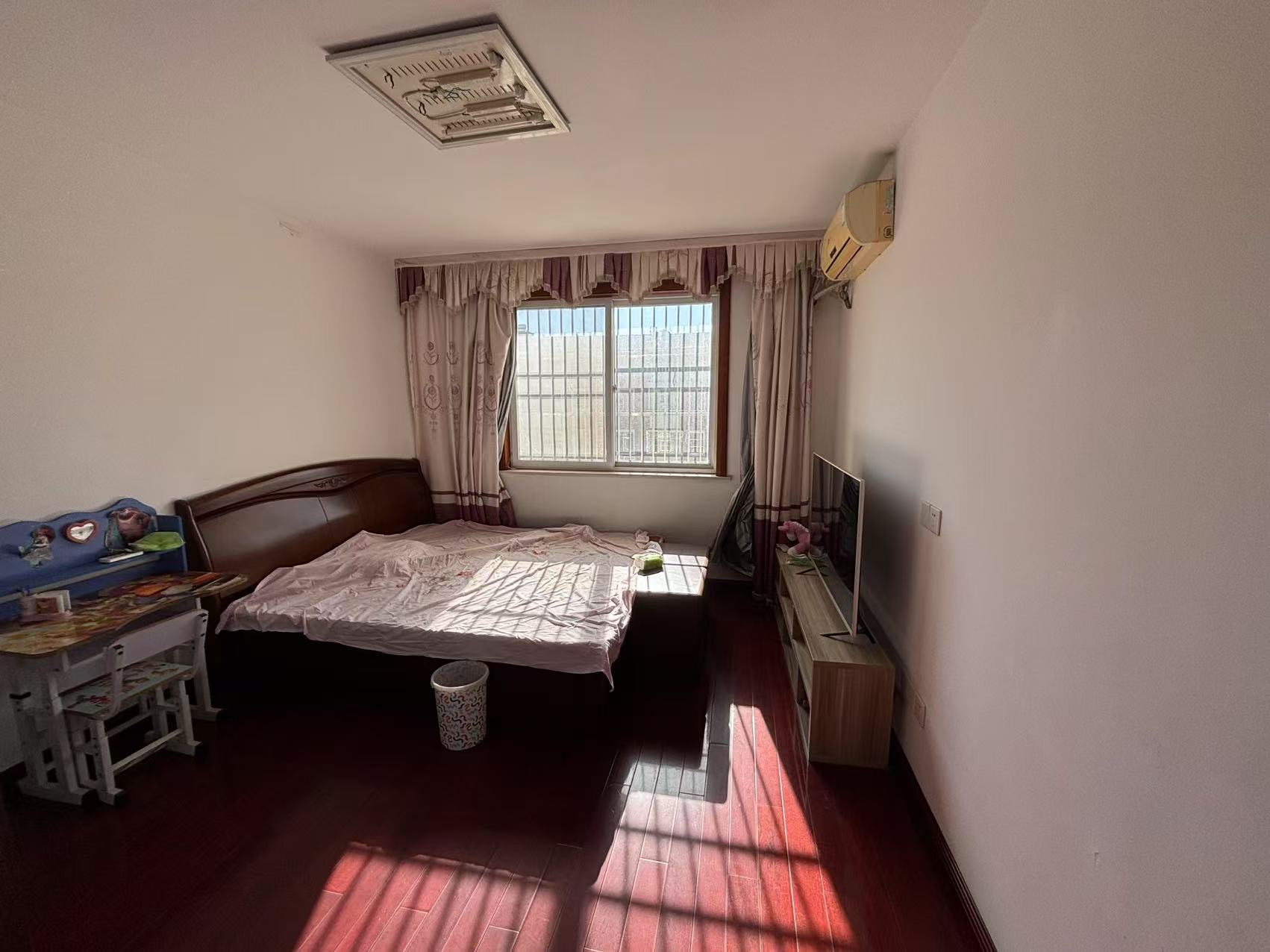 城港花苑东区 4室2厅2卫 172m&sup2;