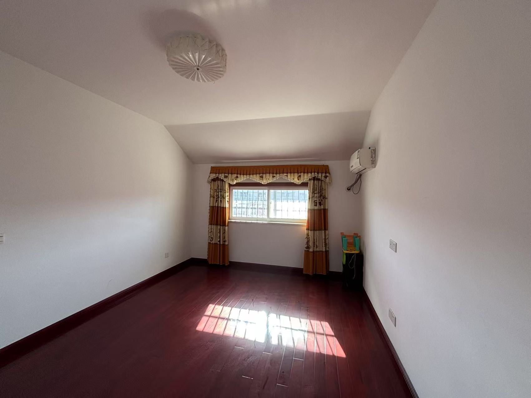 城港花苑东区 4室2厅2卫 172m&sup2;