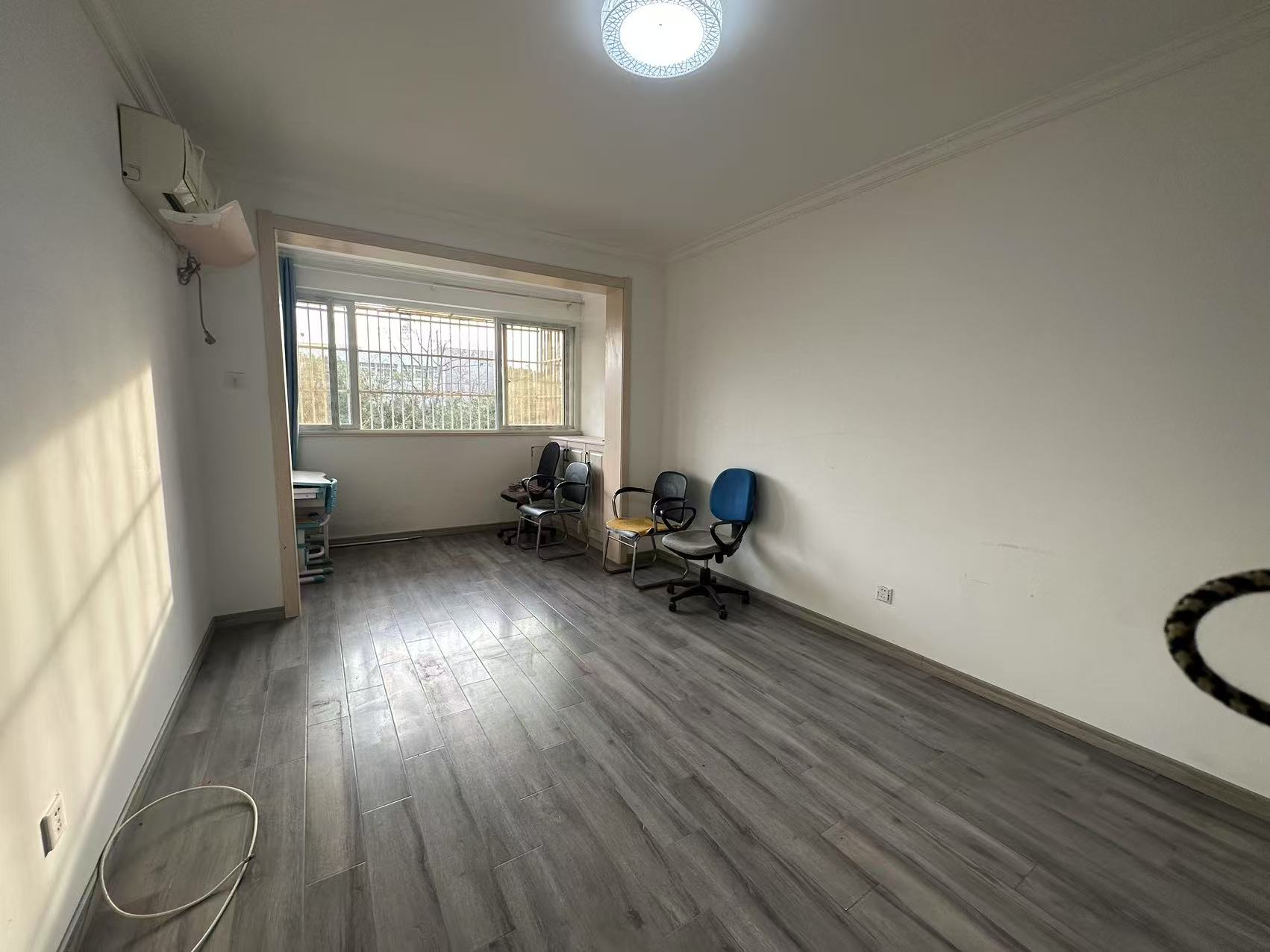虹桥新苑 3室1厅1卫 103m&sup2;