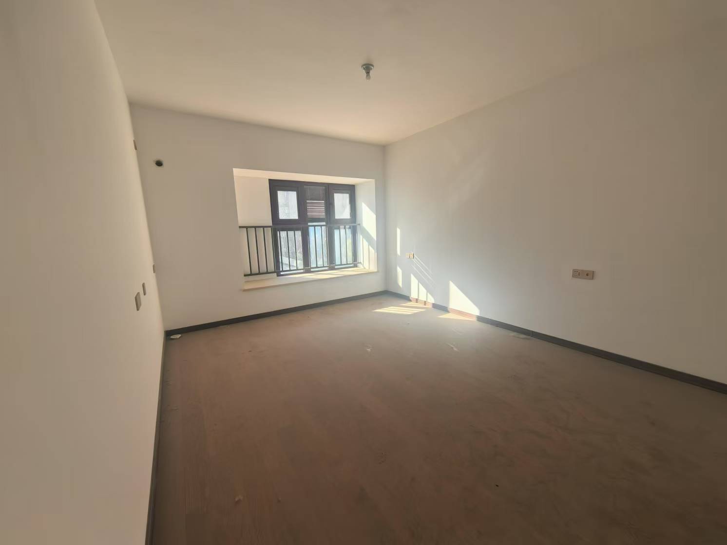 卓越万科新都会 4室2厅2卫 144m&sup2;