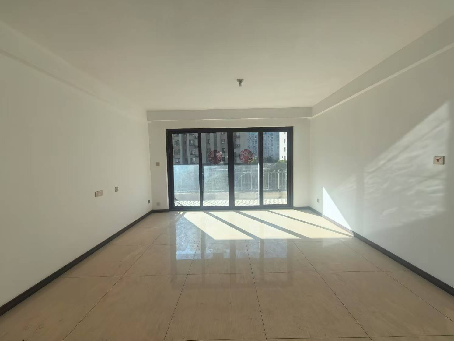 卓越万科新都会 4室2厅2卫 144m&sup2;