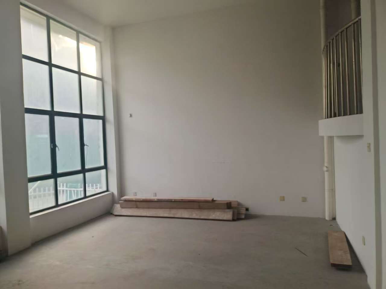 友谊家园 5室2厅4卫 270m²