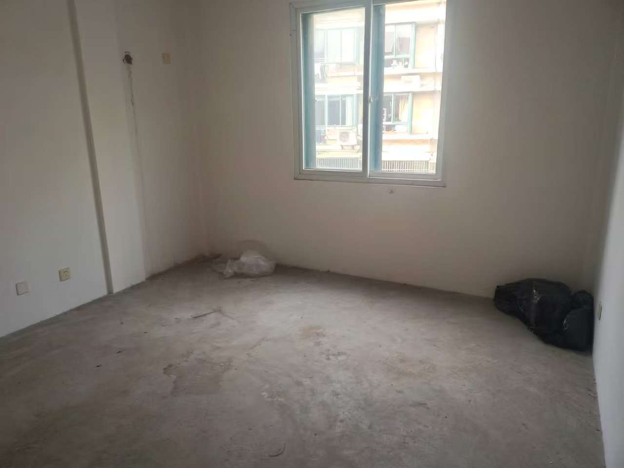 友谊家园 5室2厅4卫 270m&sup2;