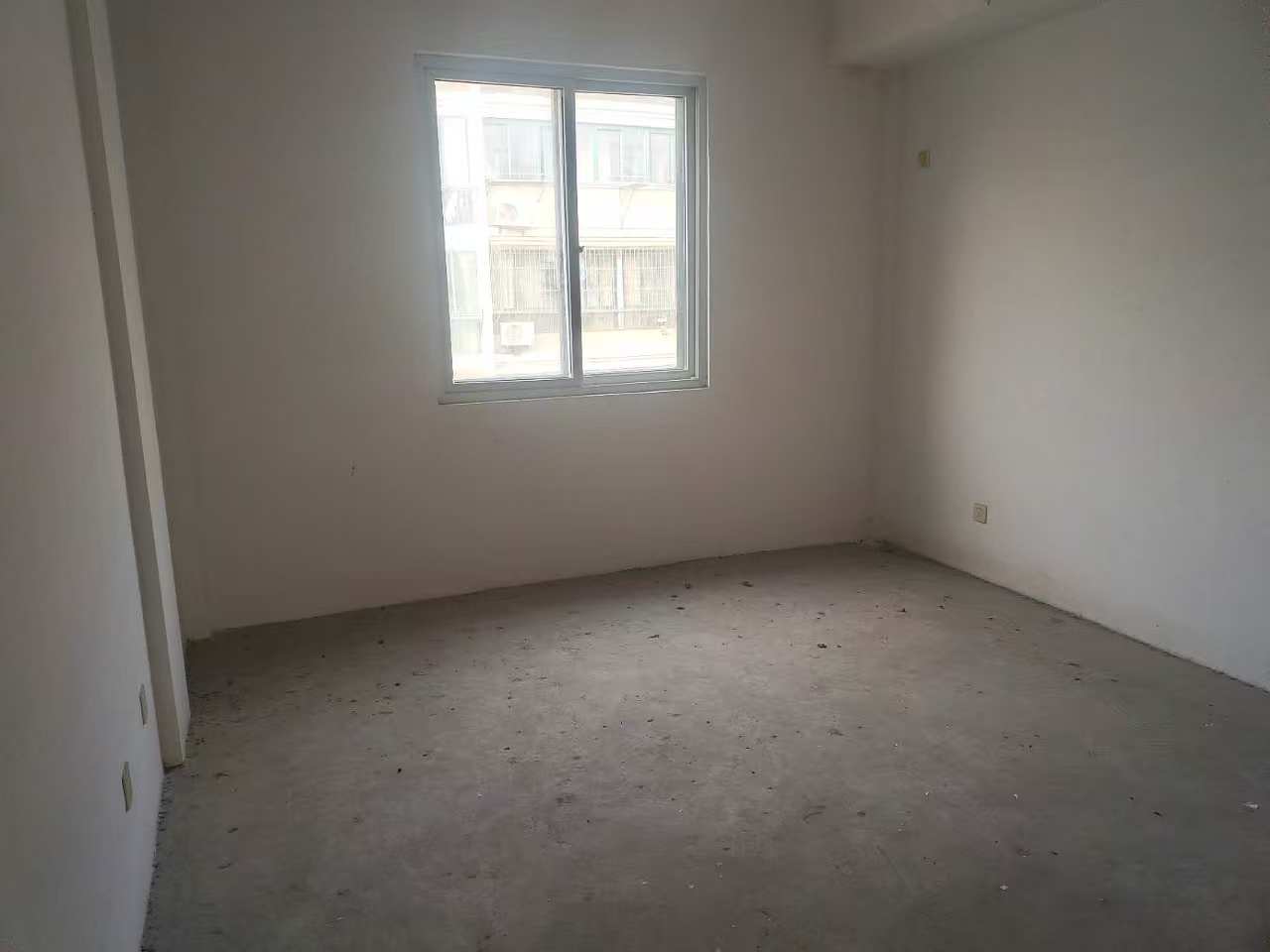 友谊家园 5室2厅4卫 270m&sup2;