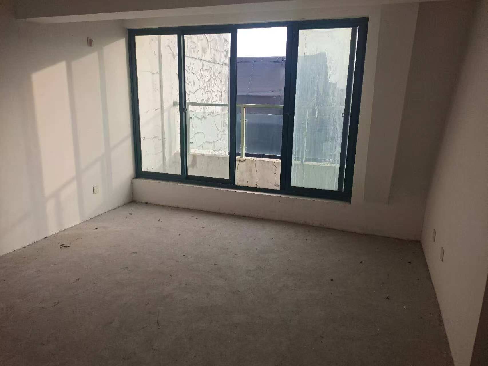 友谊家园 5室2厅4卫 270m&sup2;
