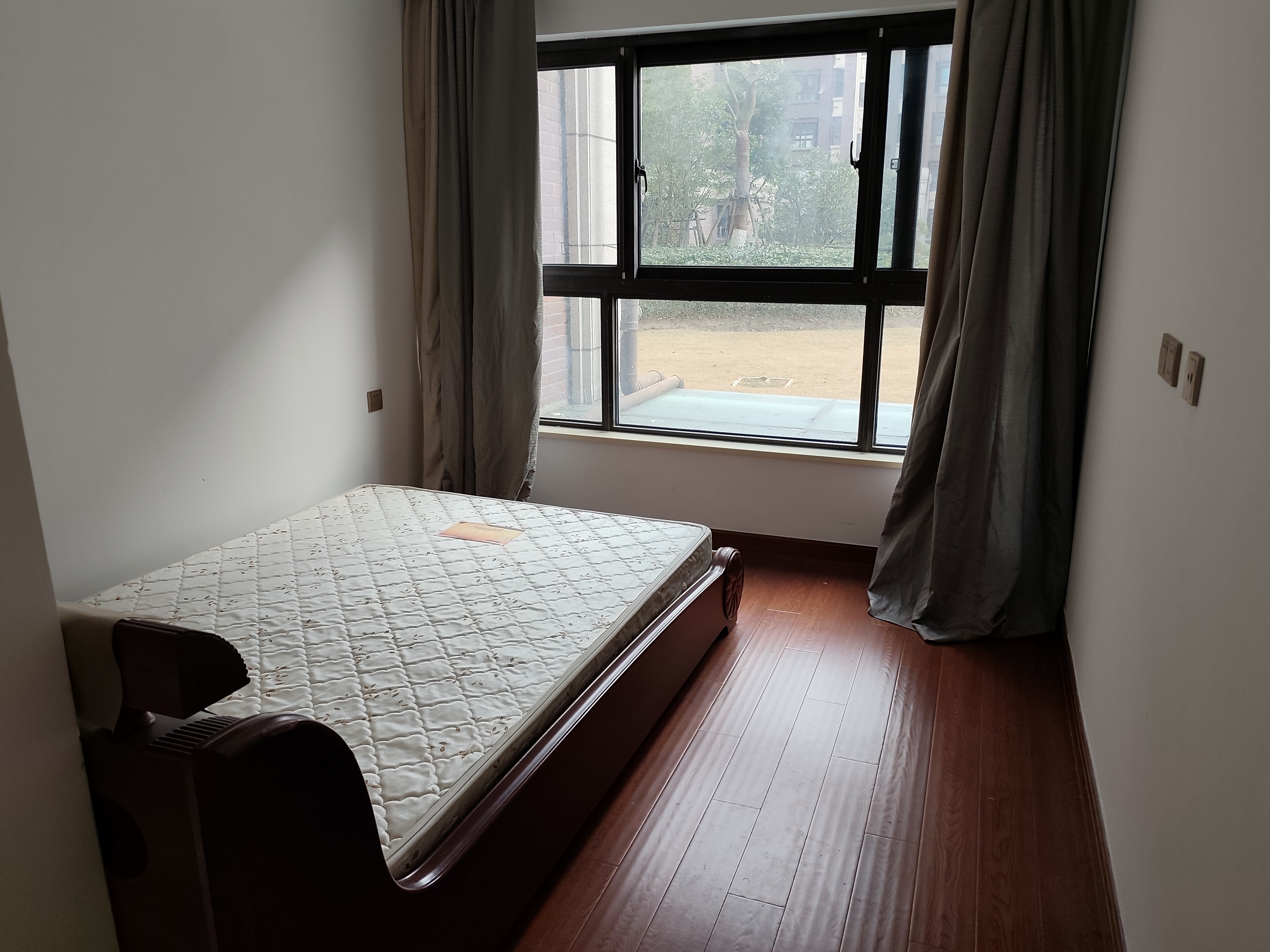 林肯公园 4室2厅2卫 210m&sup2;
