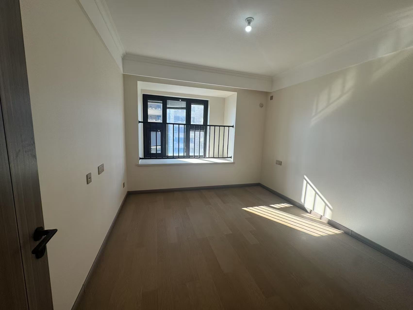 中创大都会 3室2厅1卫 97m&sup2;