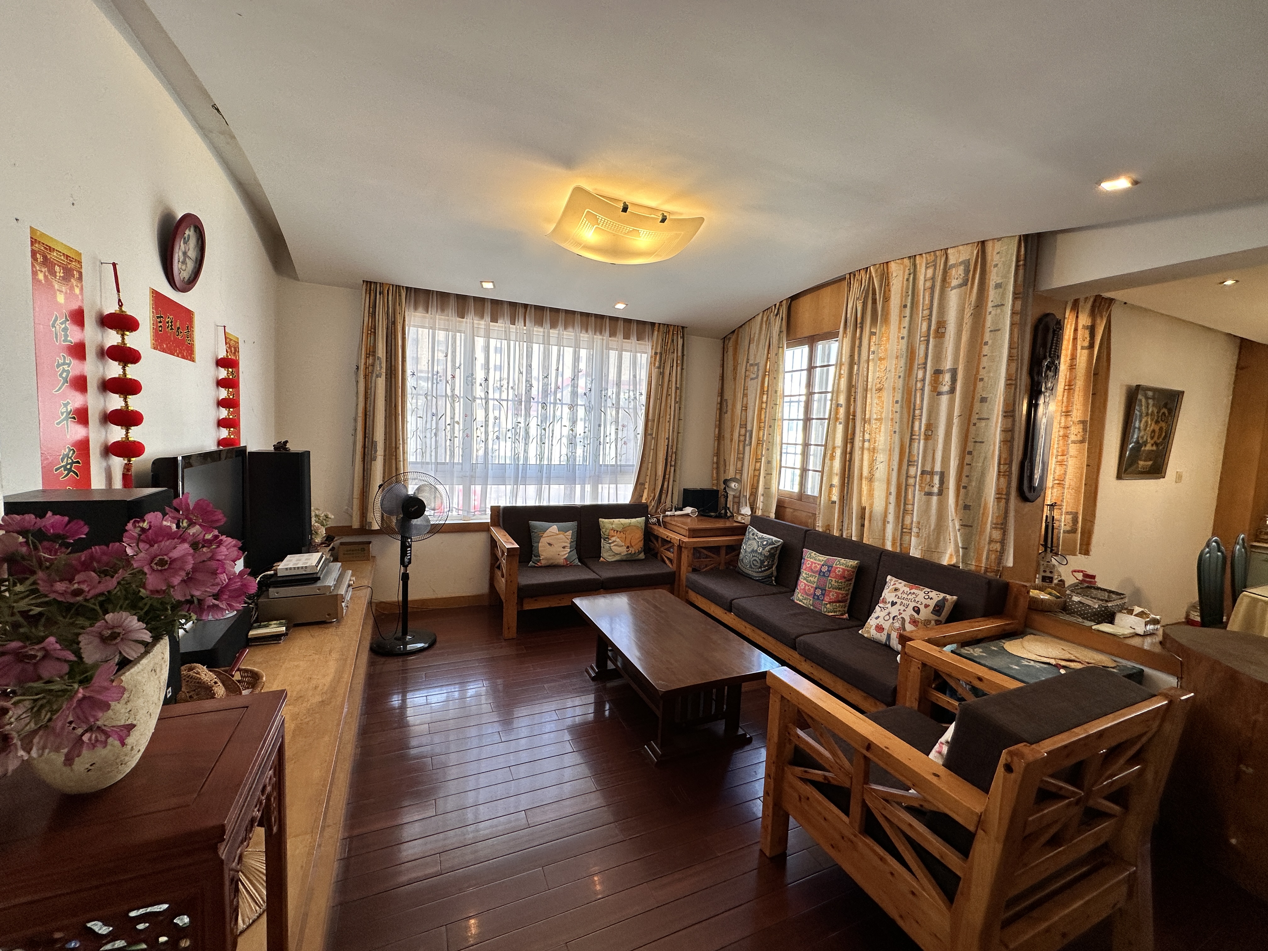 八仙花苑 3室2厅2卫 135.96m&sup2;