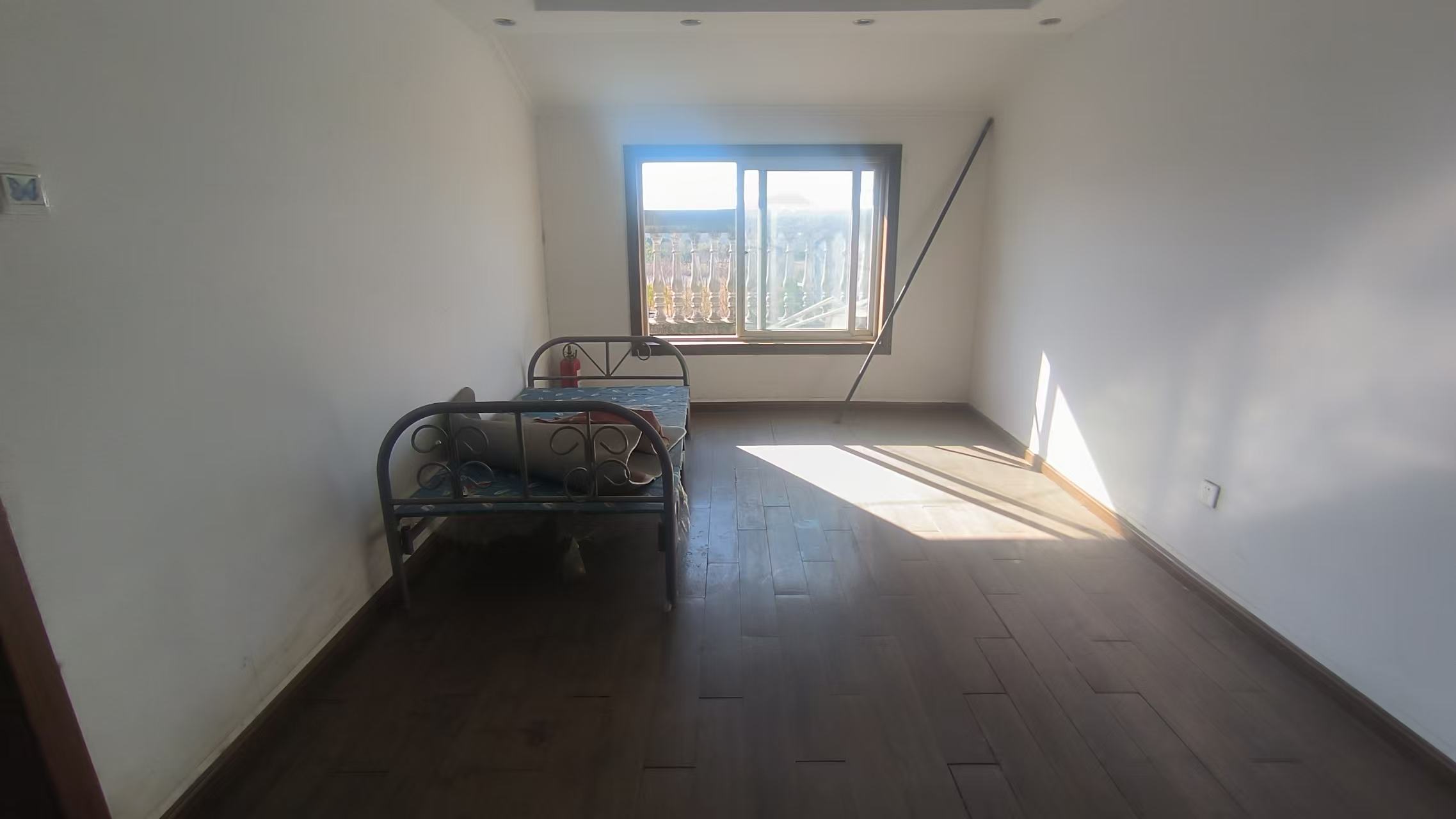 五山花苑 5室2厅2卫 139m²