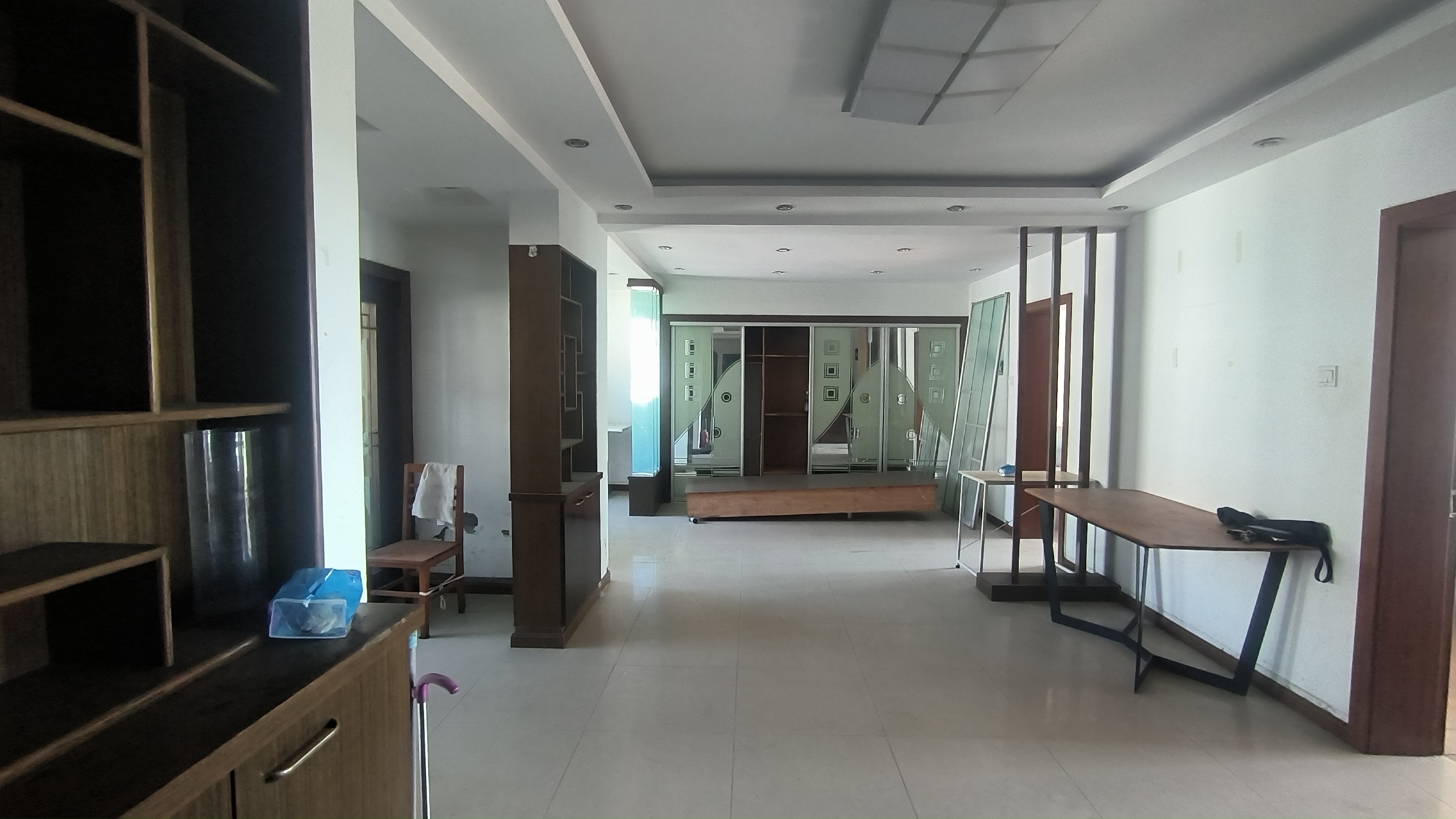 五山花苑 5室2厅2卫 214.08m²