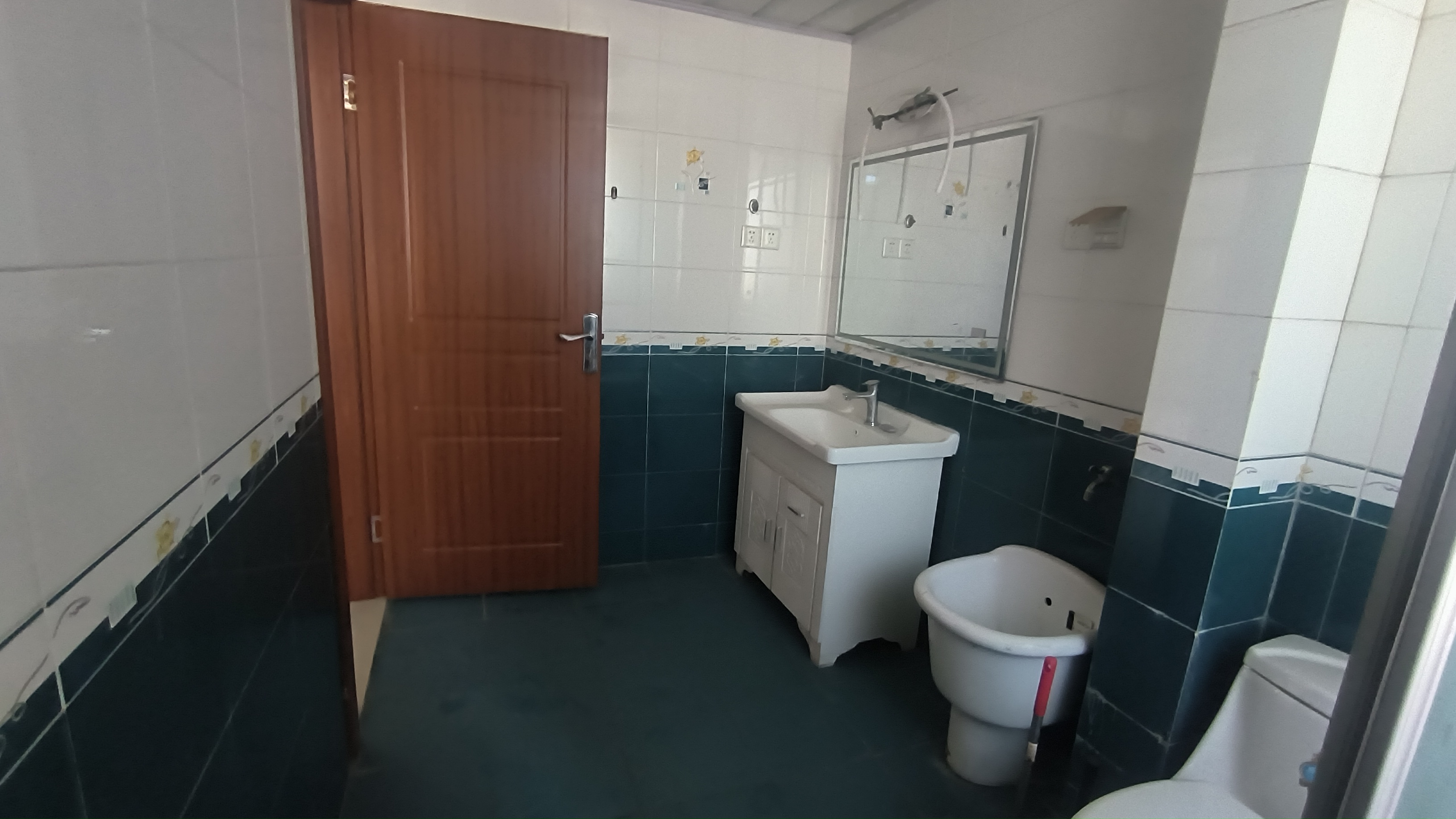 五山花苑 5室2厅2卫 139m²