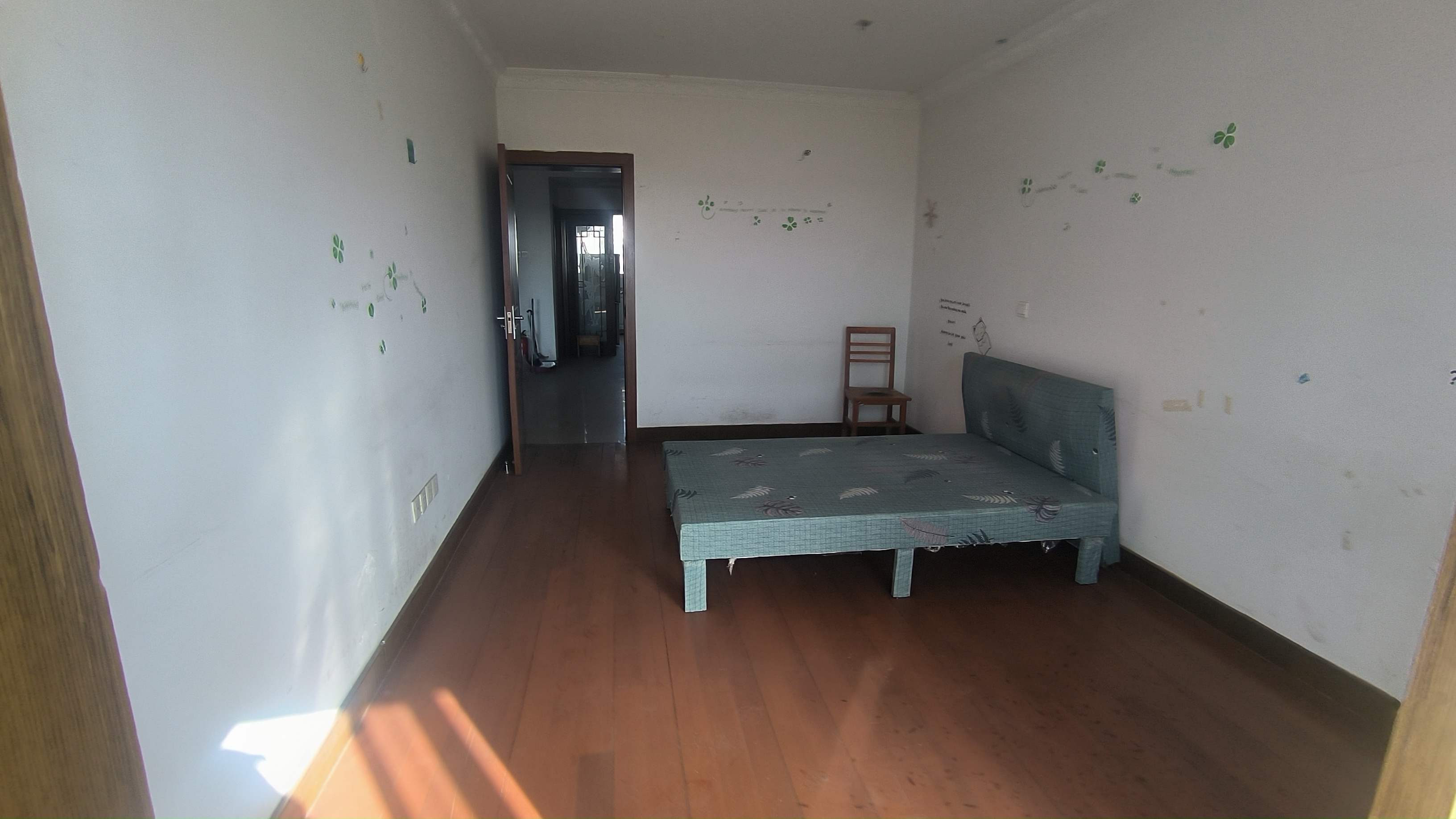 五山花苑 5室2厅2卫 139m²