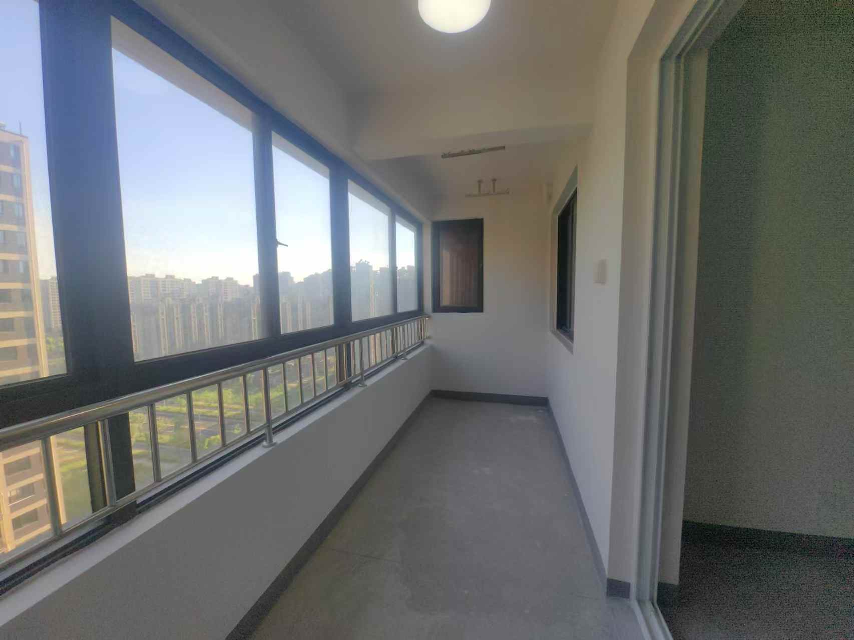 兴石花园 3室1厅1卫 113m&sup2;
