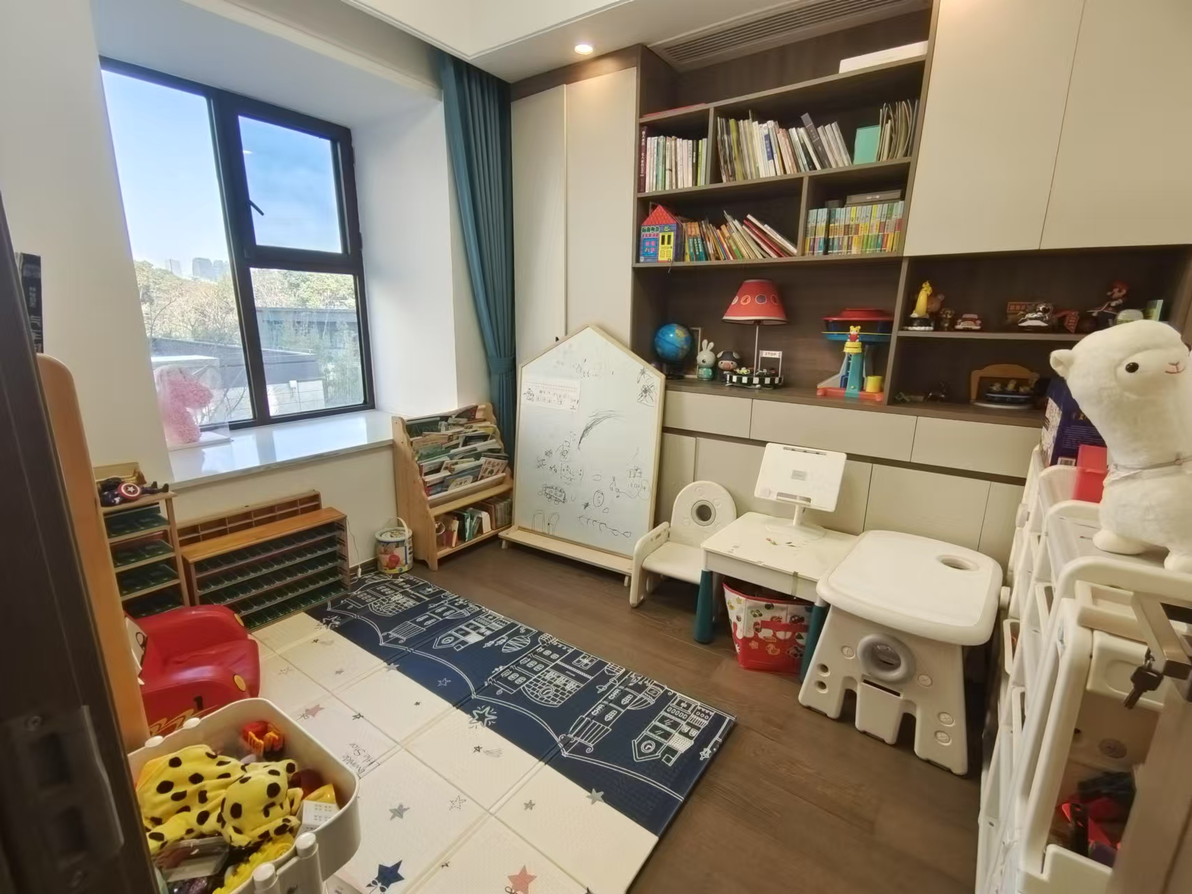 珑府 4室2厅2卫 143.00m&sup2;
