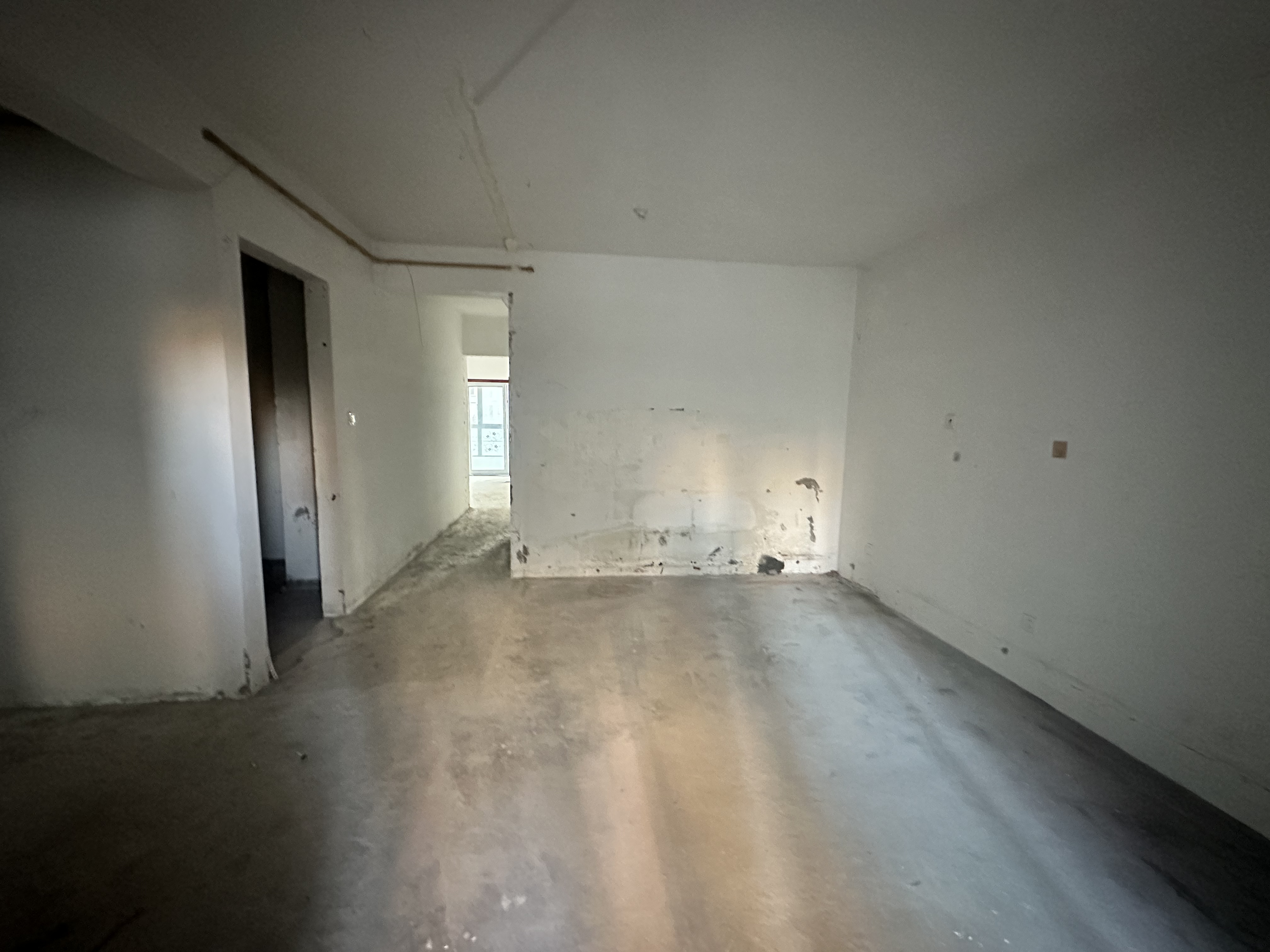 中港翡翠城 3室2厅1卫 107.53m²