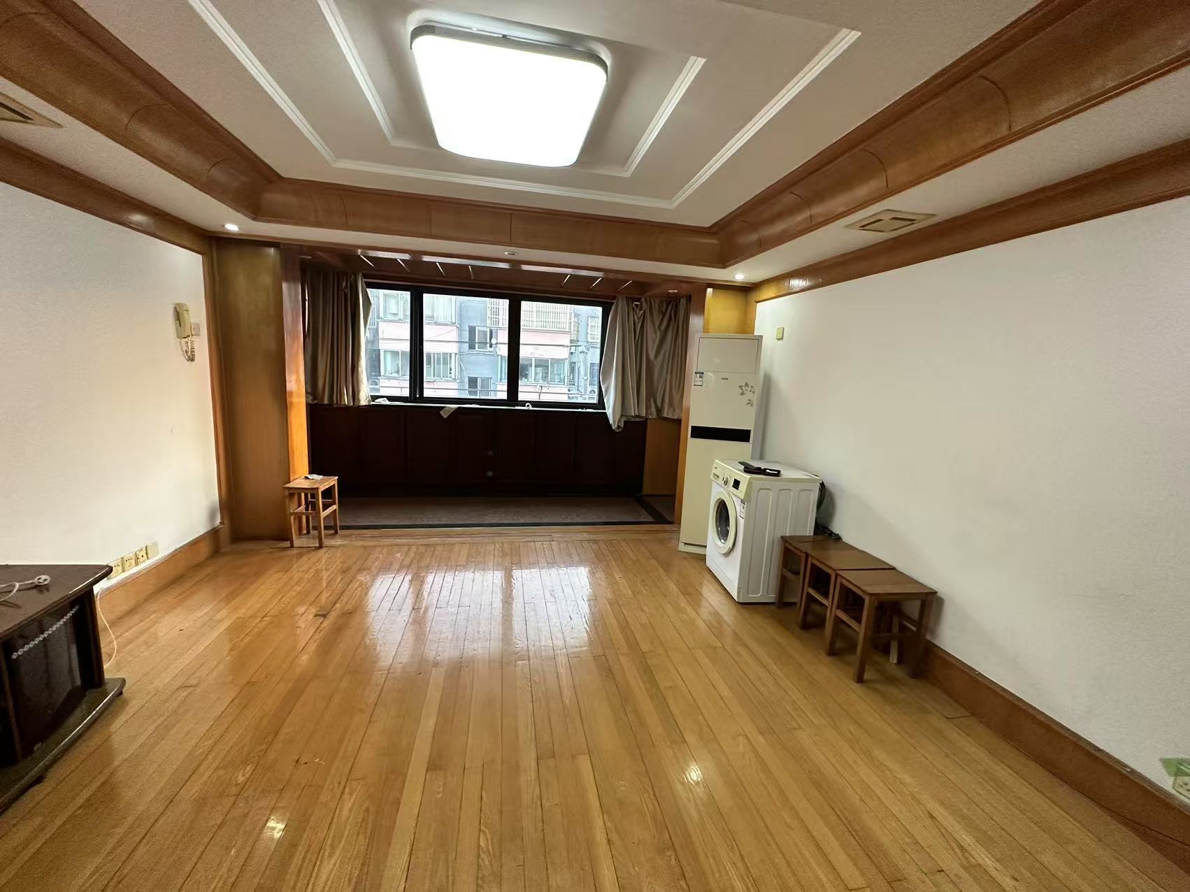 银花苑 3室1厅1卫 104m²