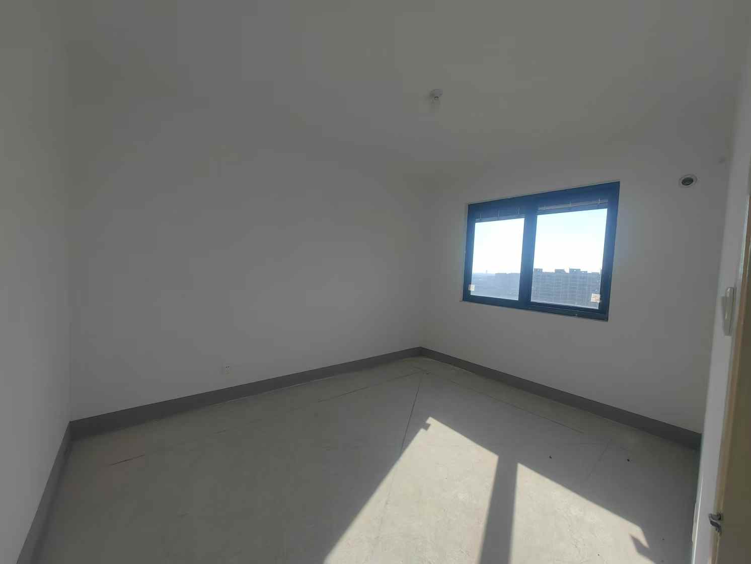 兴石花园 3室2厅1卫 105.67m&sup2;