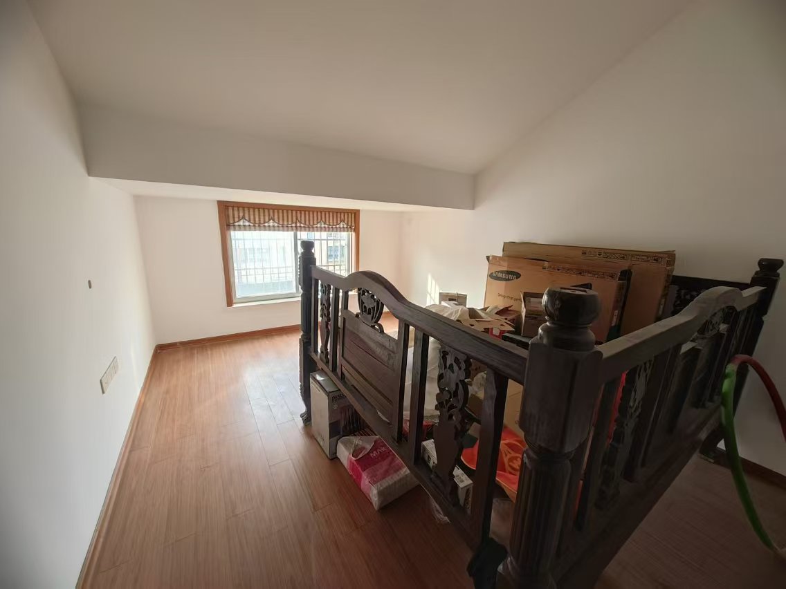 东晖花园 4室2厅2卫 145.00m&sup2;