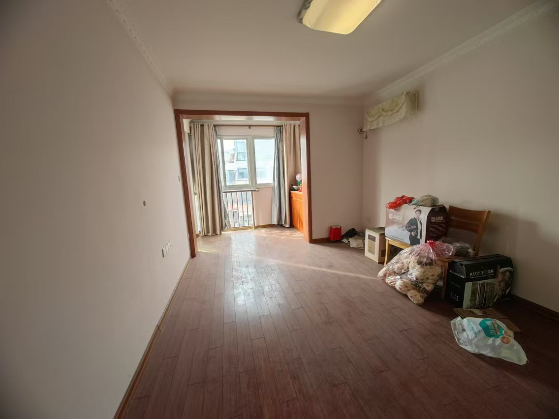 东晖花园 4室2厅2卫 145.00m&sup2;
