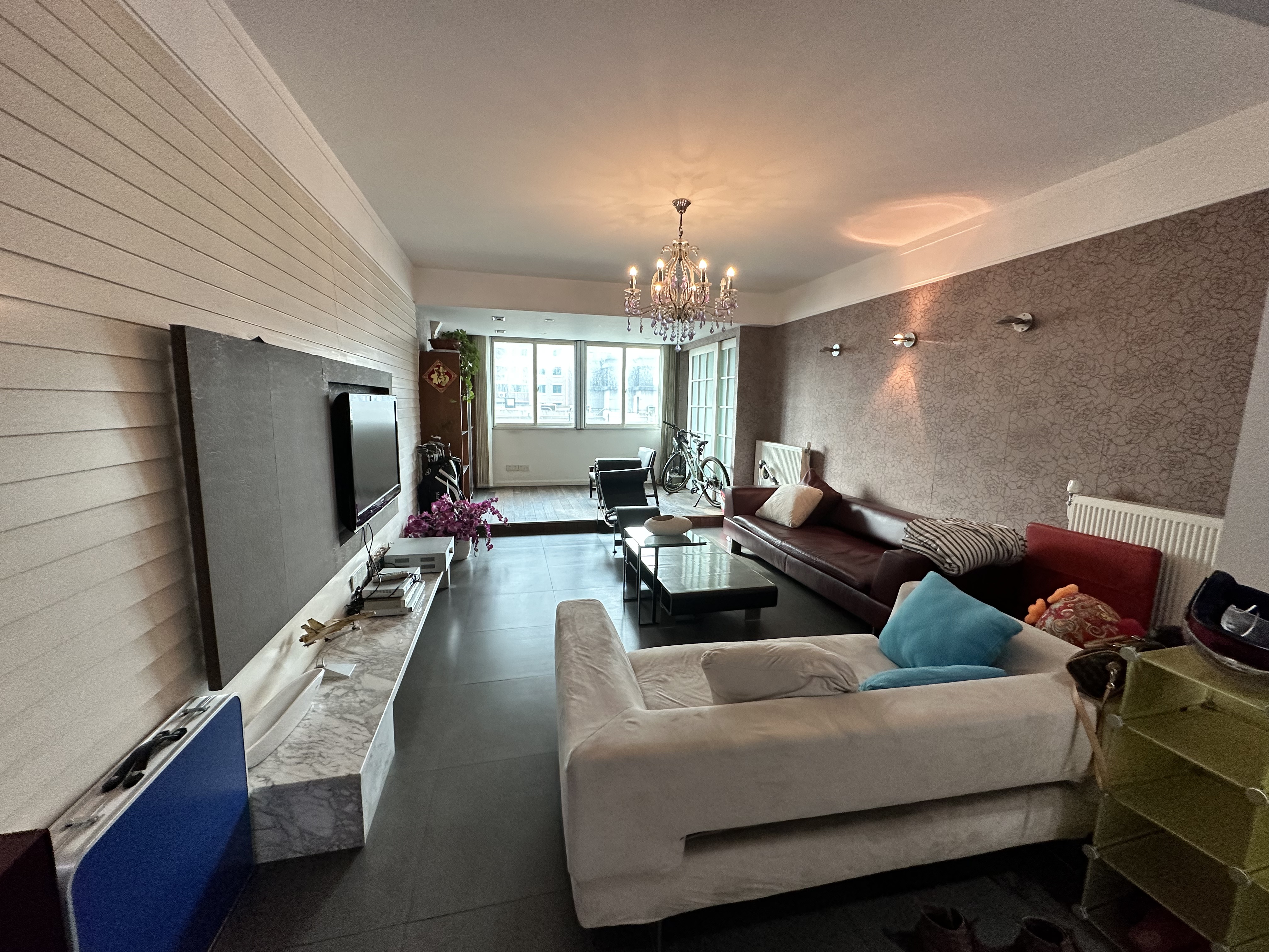 名都广场 3室2厅1卫 180.00m²