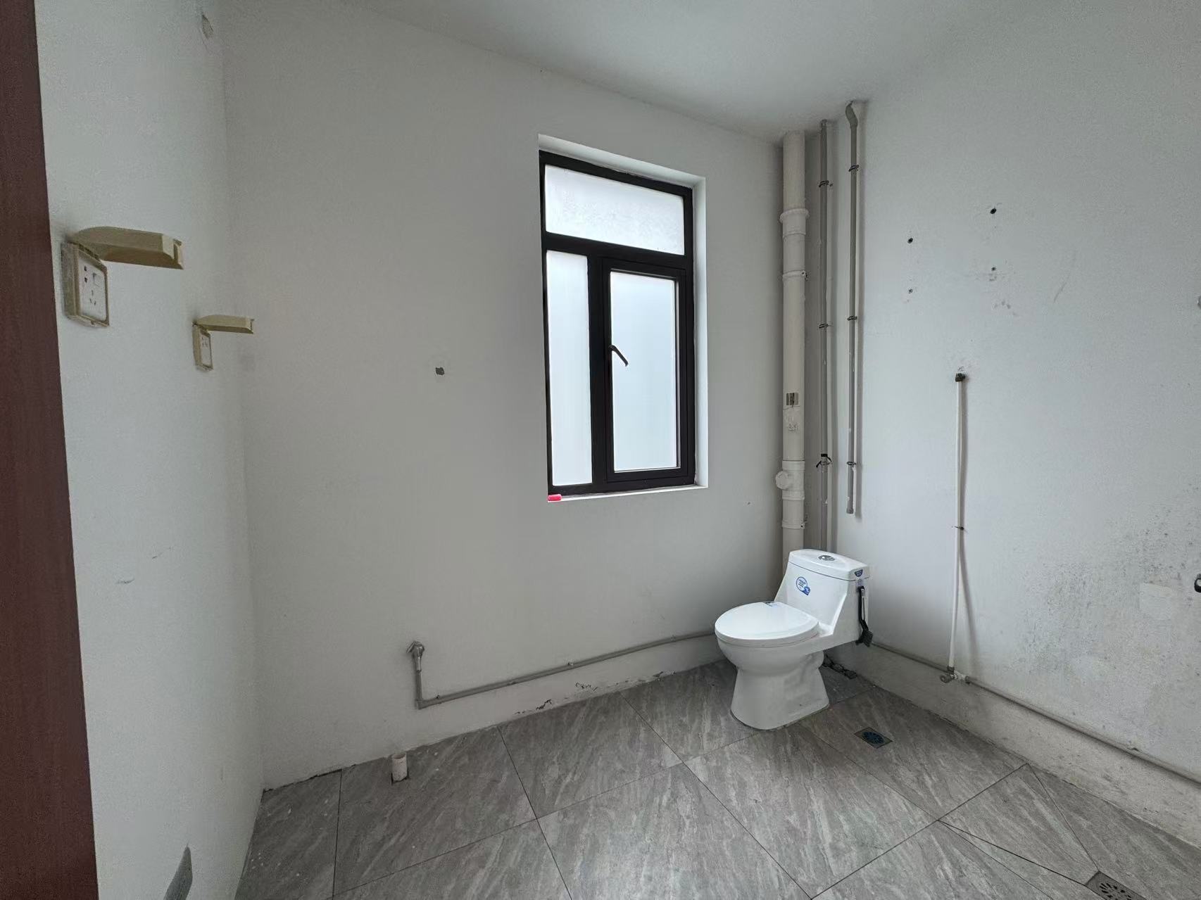 万濠山庄 5室2厅4卫 328.00m&sup2;