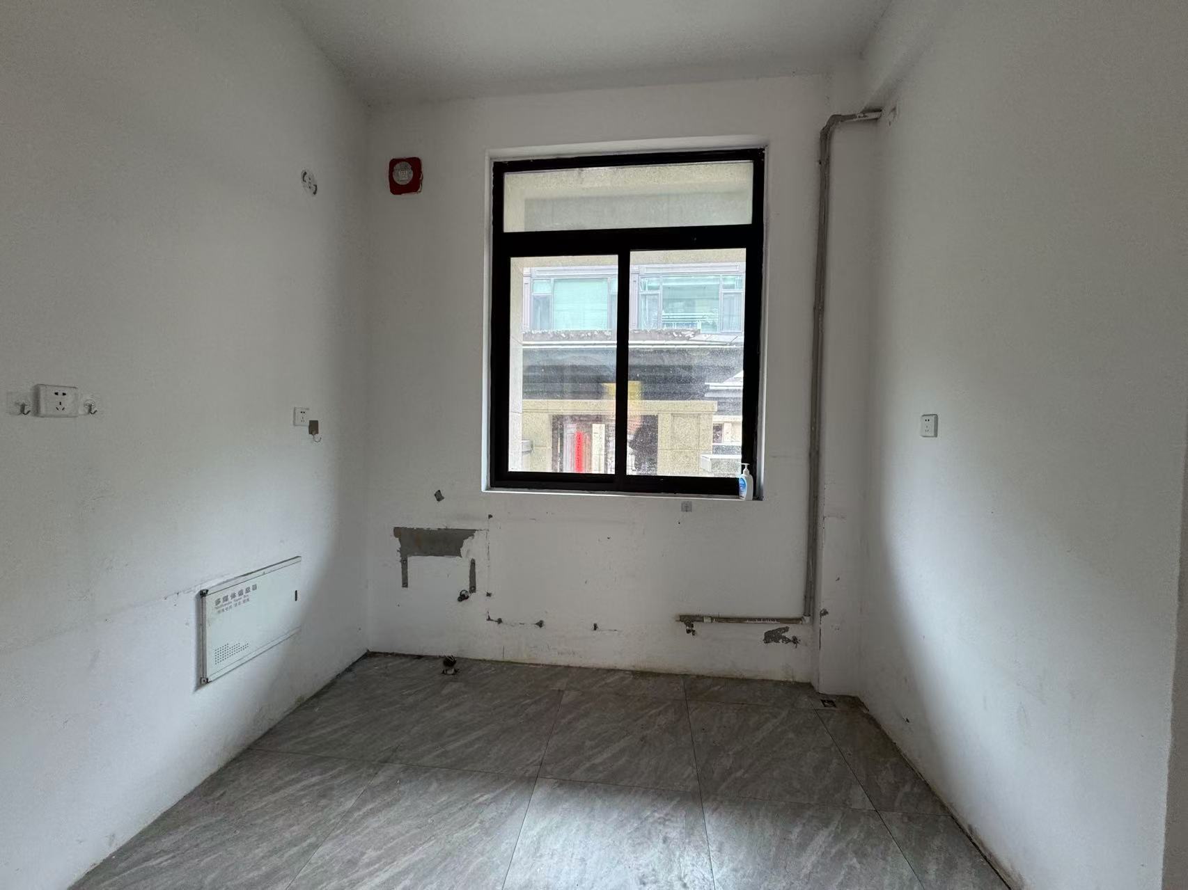 万濠山庄 5室2厅4卫 328.00m&sup2;